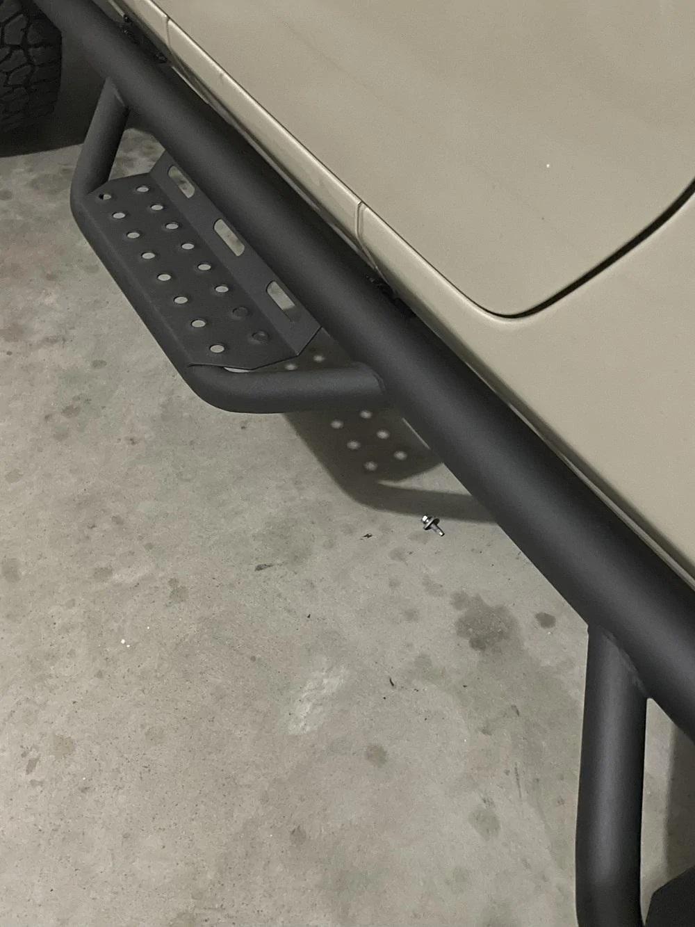 Jeep Gladiator N-Fab Hoop step S1