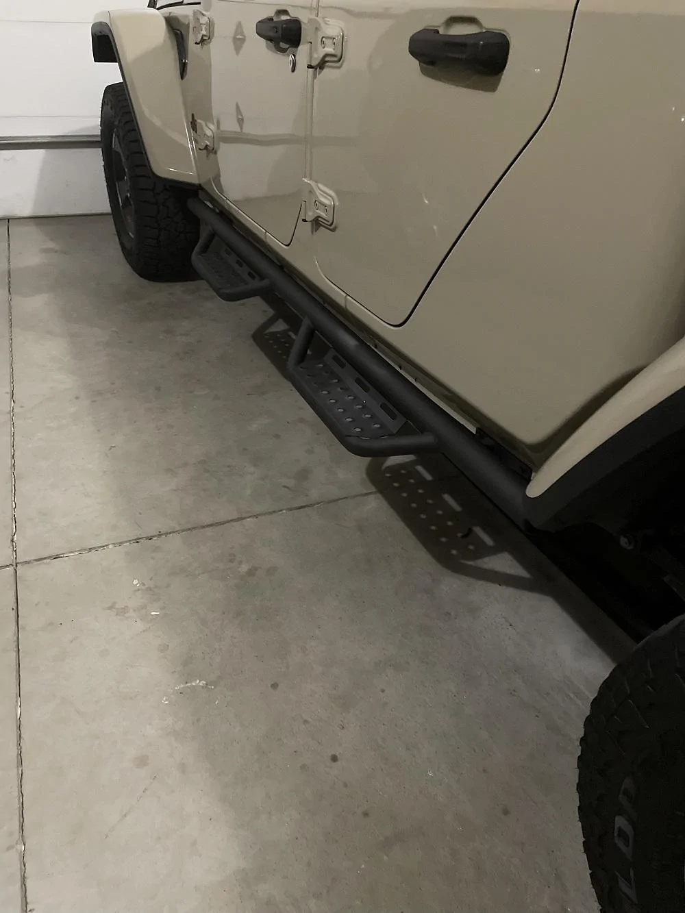 Jeep Gladiator N-Fab Hoop step S2