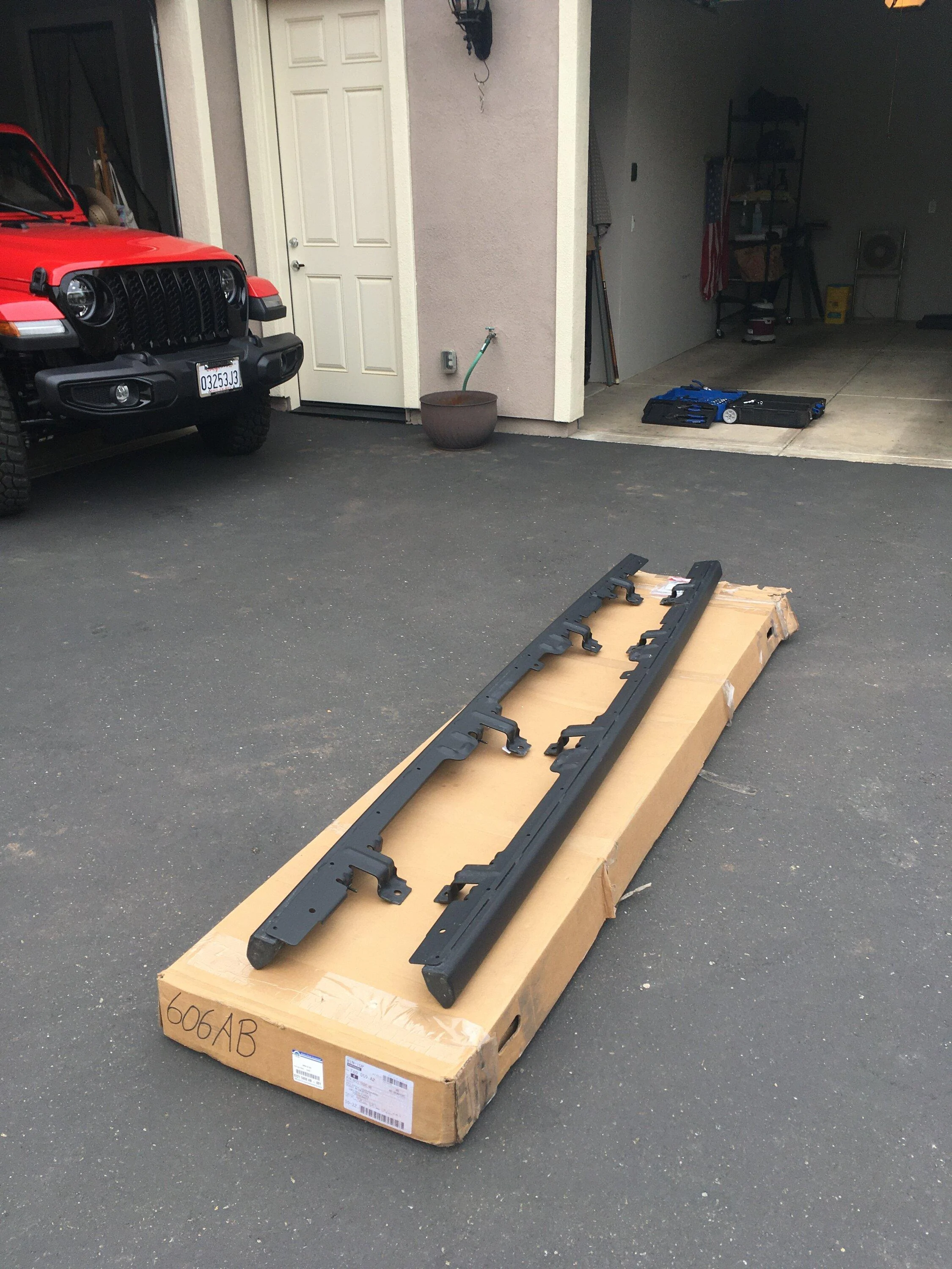 Jeep Gladiator MOPAR OEM Rock Sliders IMG_1169