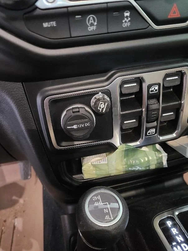 Jeep Gladiator Where would you put your trailer brake controller? 20220816_164647