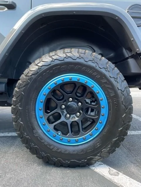 Jeep Gladiator 5 Mopar Factory Beadlock Capable Wheels w/BFG KO2 285/70R17's MOPAR1