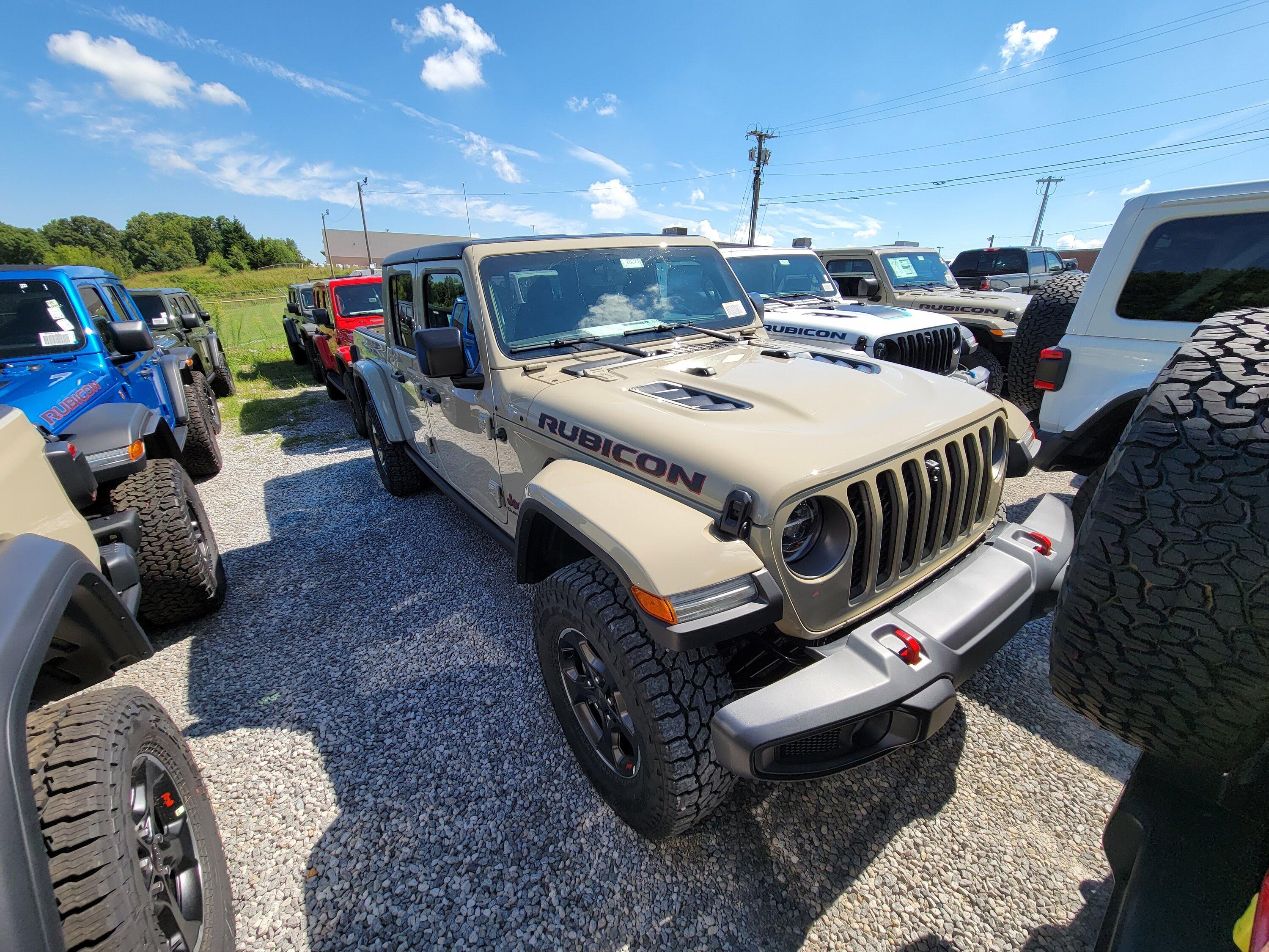 Jeep Gladiator Gobi Gladiators Waiting Room 20220817_105811
