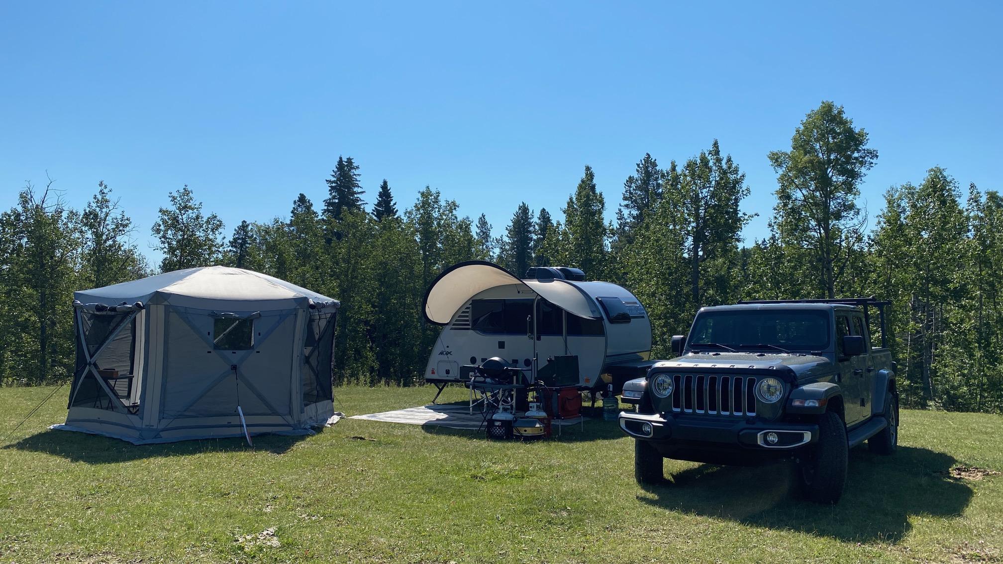 Jeep Gladiator Camping with your Gladiator camping1