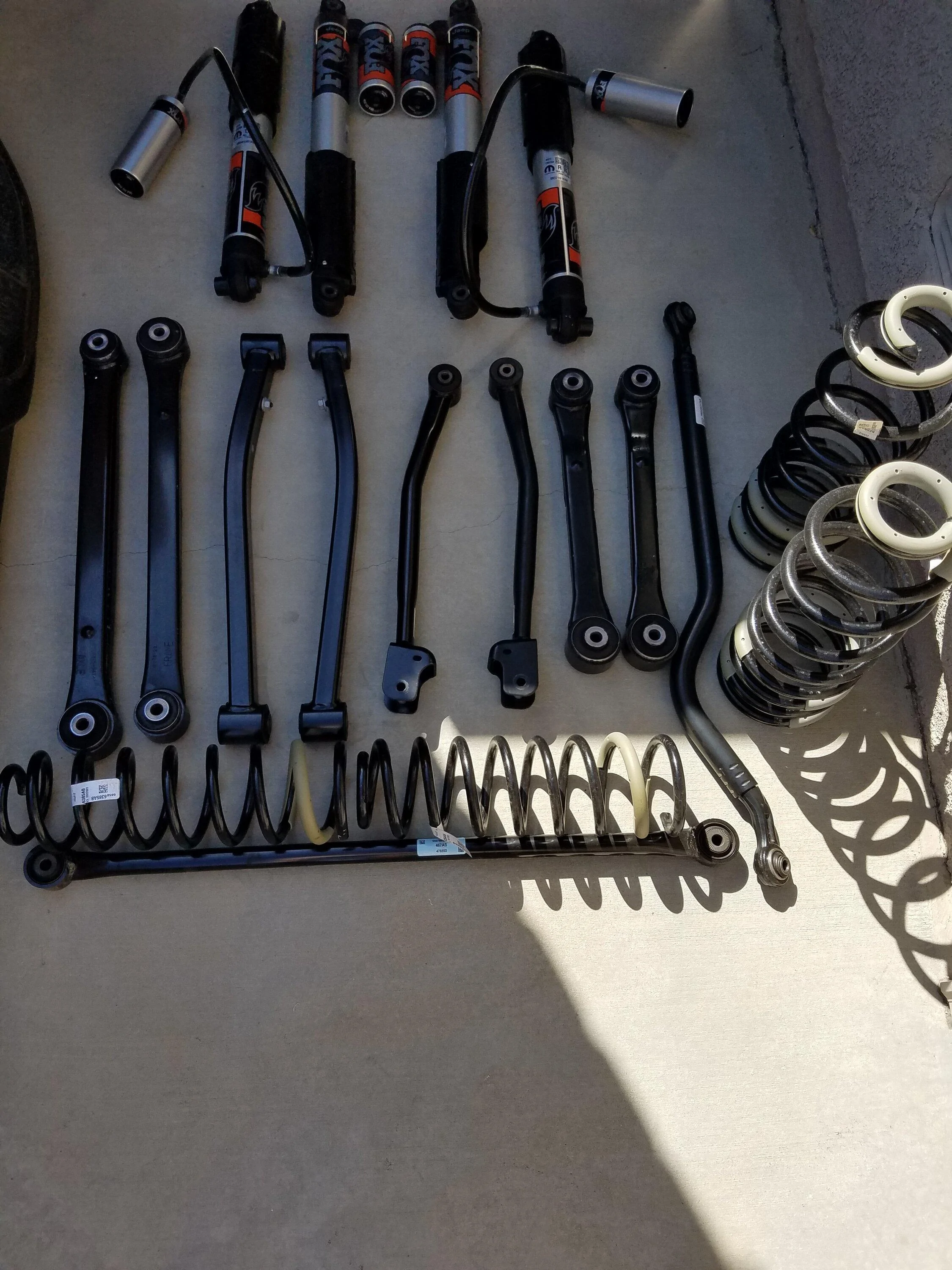 Jeep Gladiator Brand New  2022 Gladiator Mojave Suspension take offs 16607772091556691943932317573938