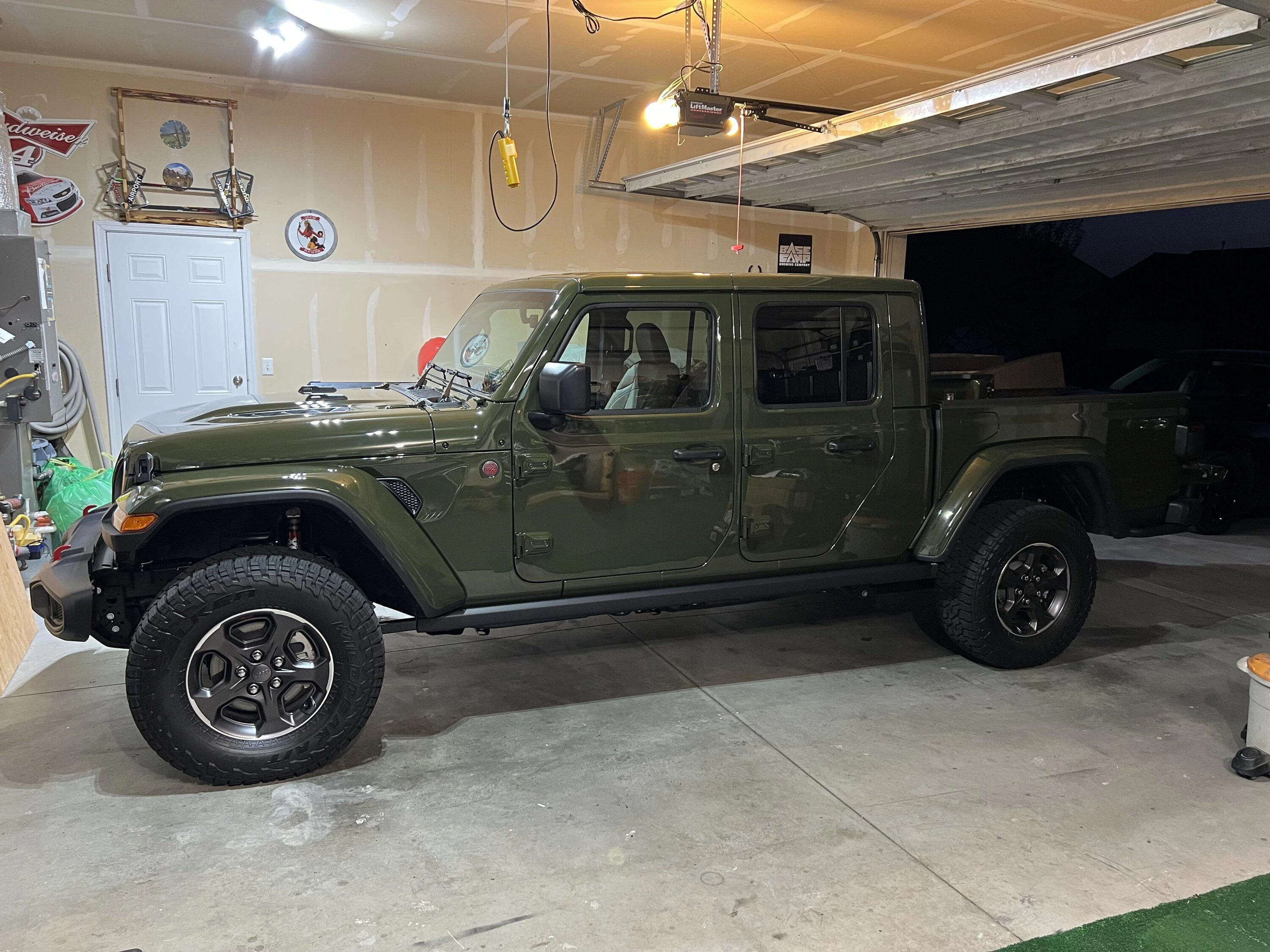 Jeep Gladiator SARGE GREEN Gladiator club F4E17FCC-E221-4370-87FD-73E5DAEA9208