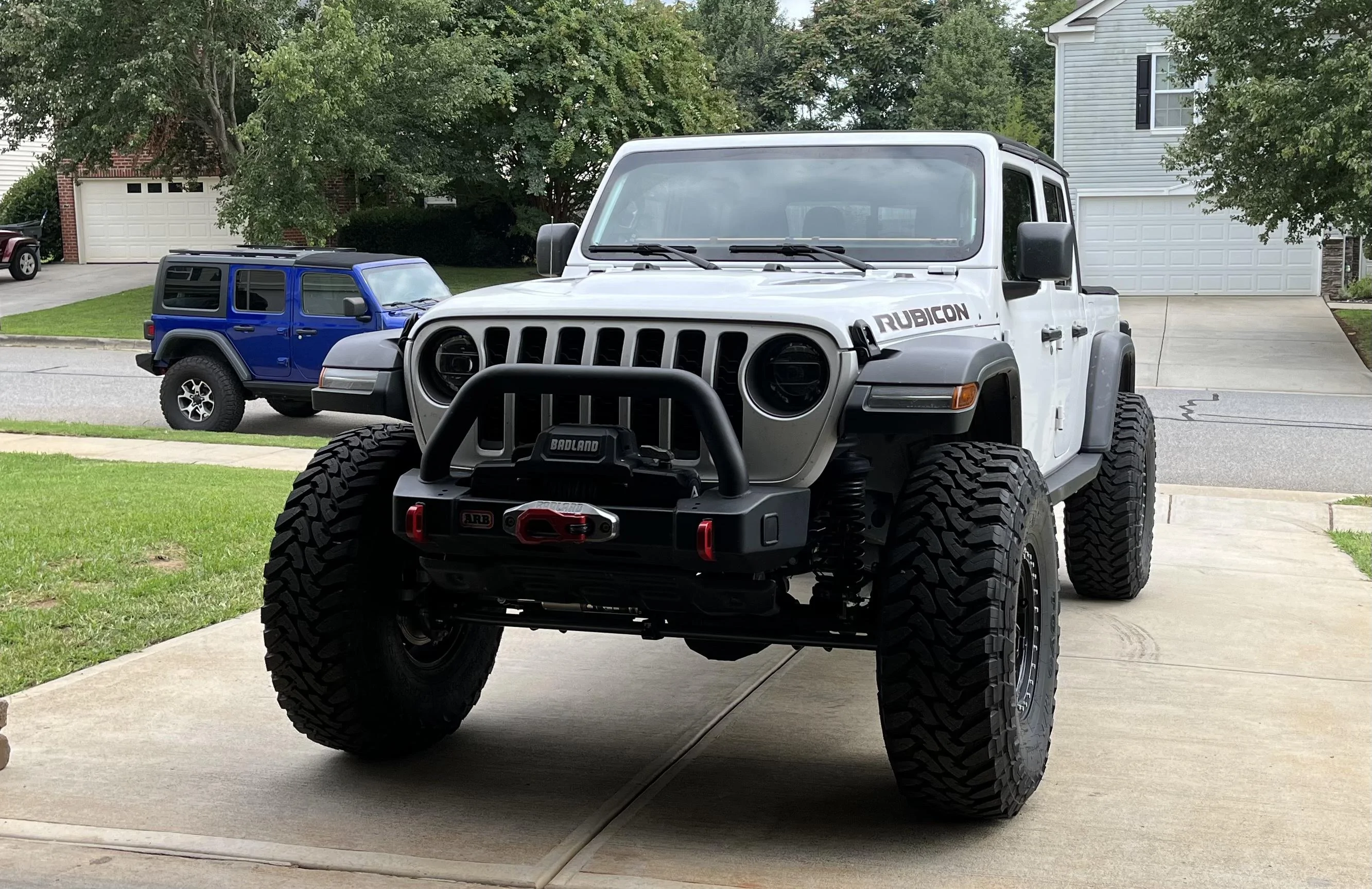 Jeep Gladiator BRIGHT WHITE Gladiator JT Club 9B7BA0D4-C3DC-4474-A299-E82A7B18F8E6
