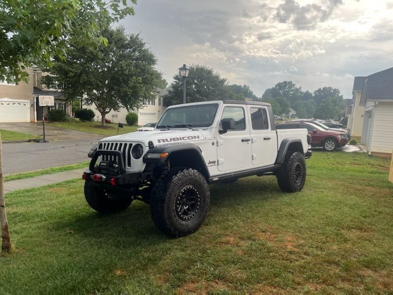 Jeep Gladiator BRIGHT WHITE Gladiator JT Club EA6013DE-1C55-4F4E-9D3D-8FC5C58F4366