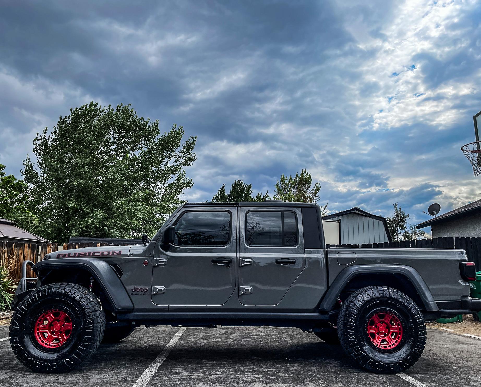 Jeep Gladiator STING GRAY Gladiator JT Club 1CC65F29-B298-45D4-B7AD-1F7963E4F001