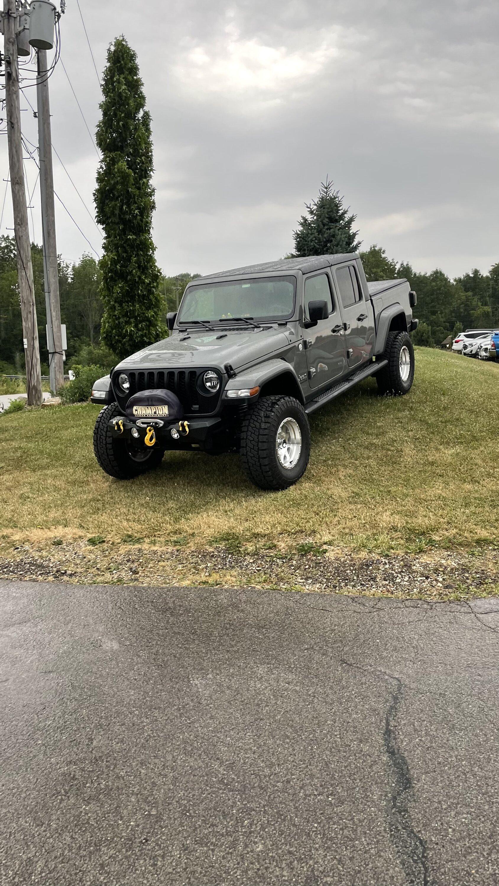 Jeep Gladiator Gladiator Glamour Shots 2DC79CC5-0ED0-4CF4-B81B-342E9A411E2F