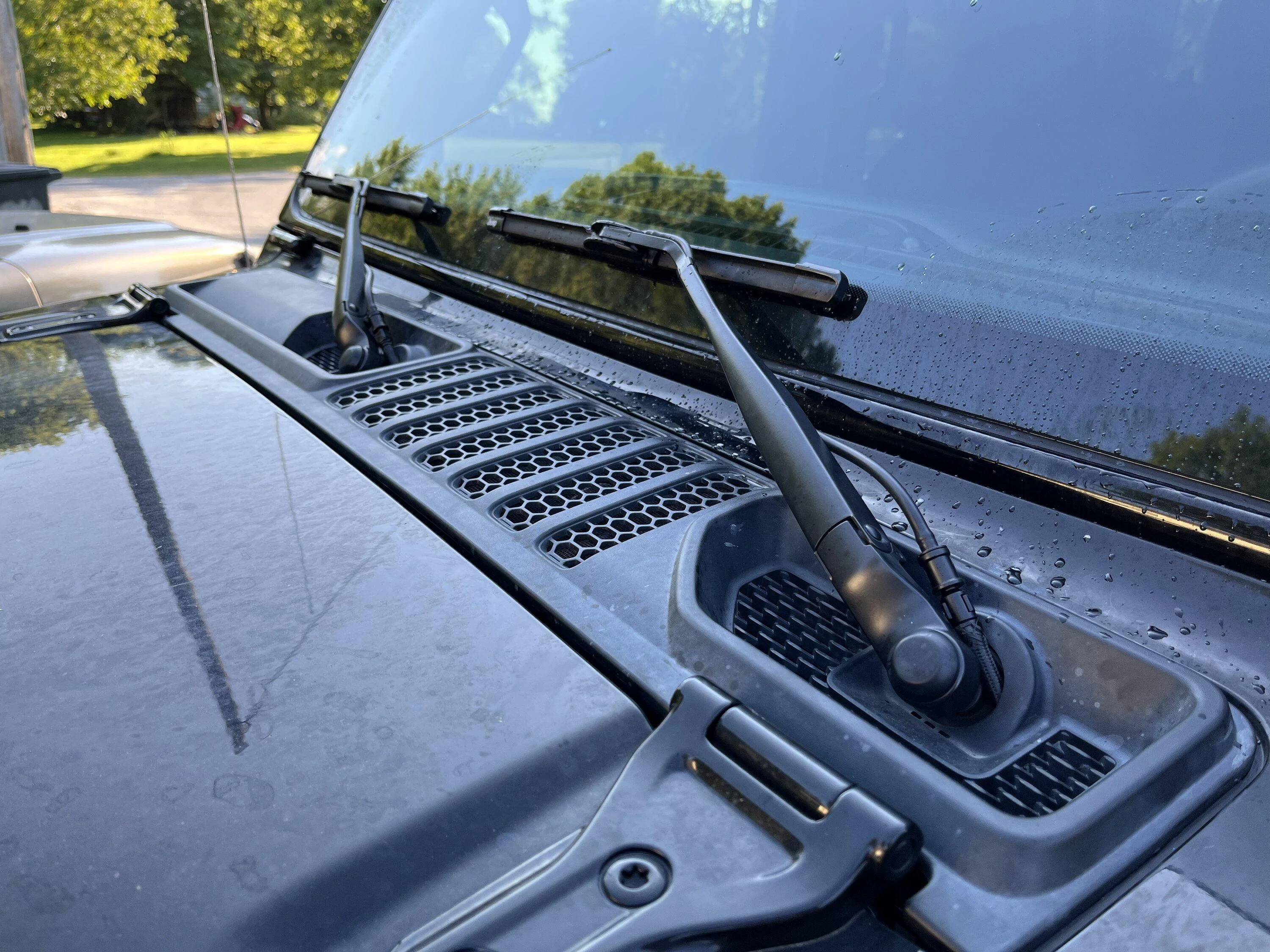 Jeep Gladiator Mopar Performance Windshield Wipers w/ Built-In Washer Jets Released For Jeep Gladiator B8ED4B74-DBE5-4386-AF32-6106D01F3CA0