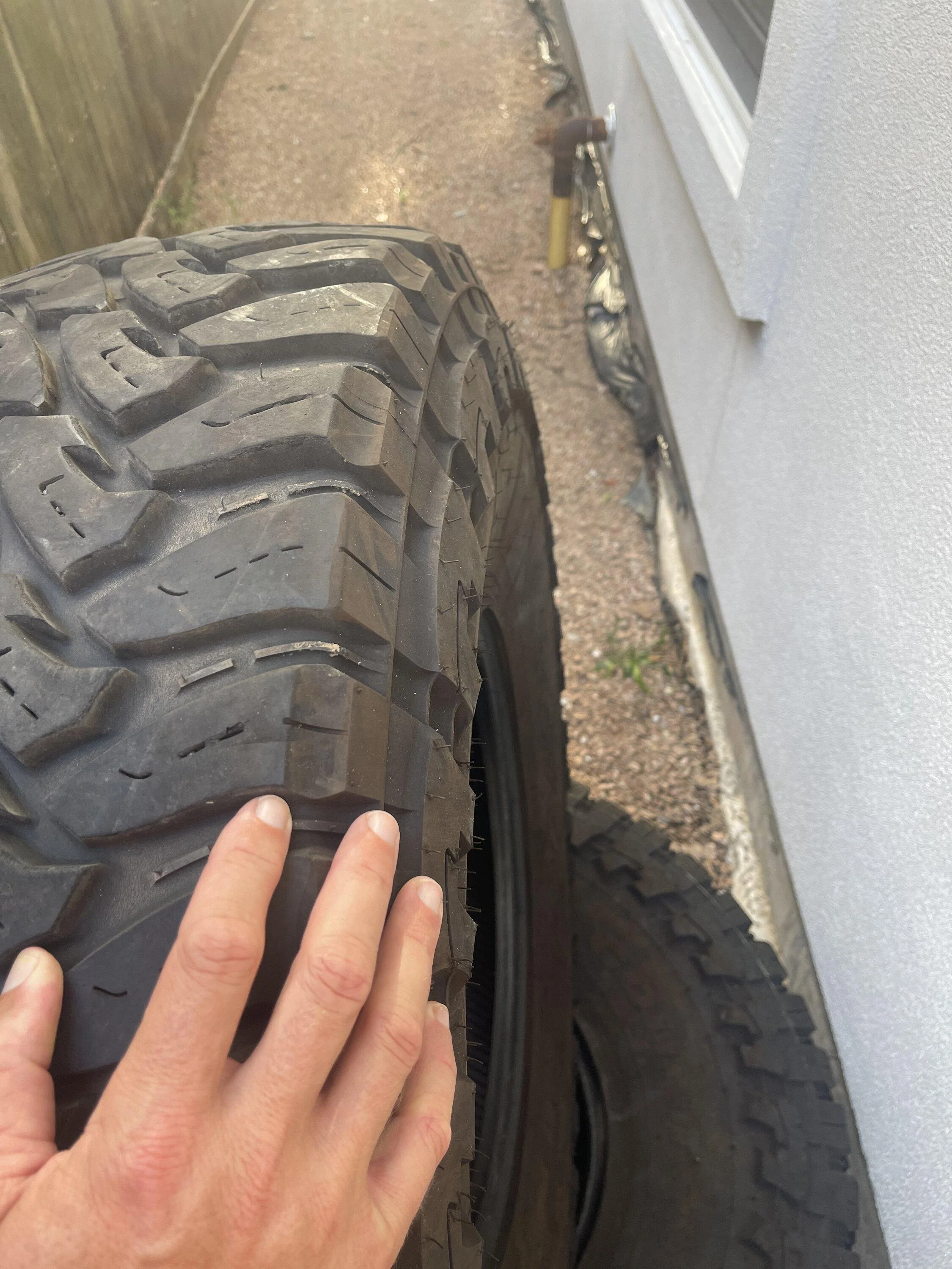 Jeep Gladiator 2 - 40x13.50r17 used tires $40 019B8C21-939D-4A26-8995-663056A2FCEE