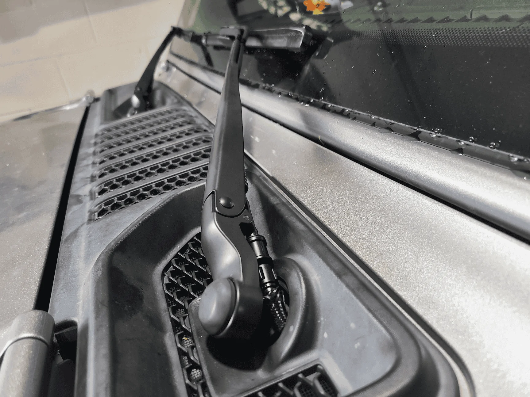 Jeep Gladiator Mopar Performance Windshield Wipers w/ Built-In Washer Jets Released For Jeep Gladiator 1661034975993