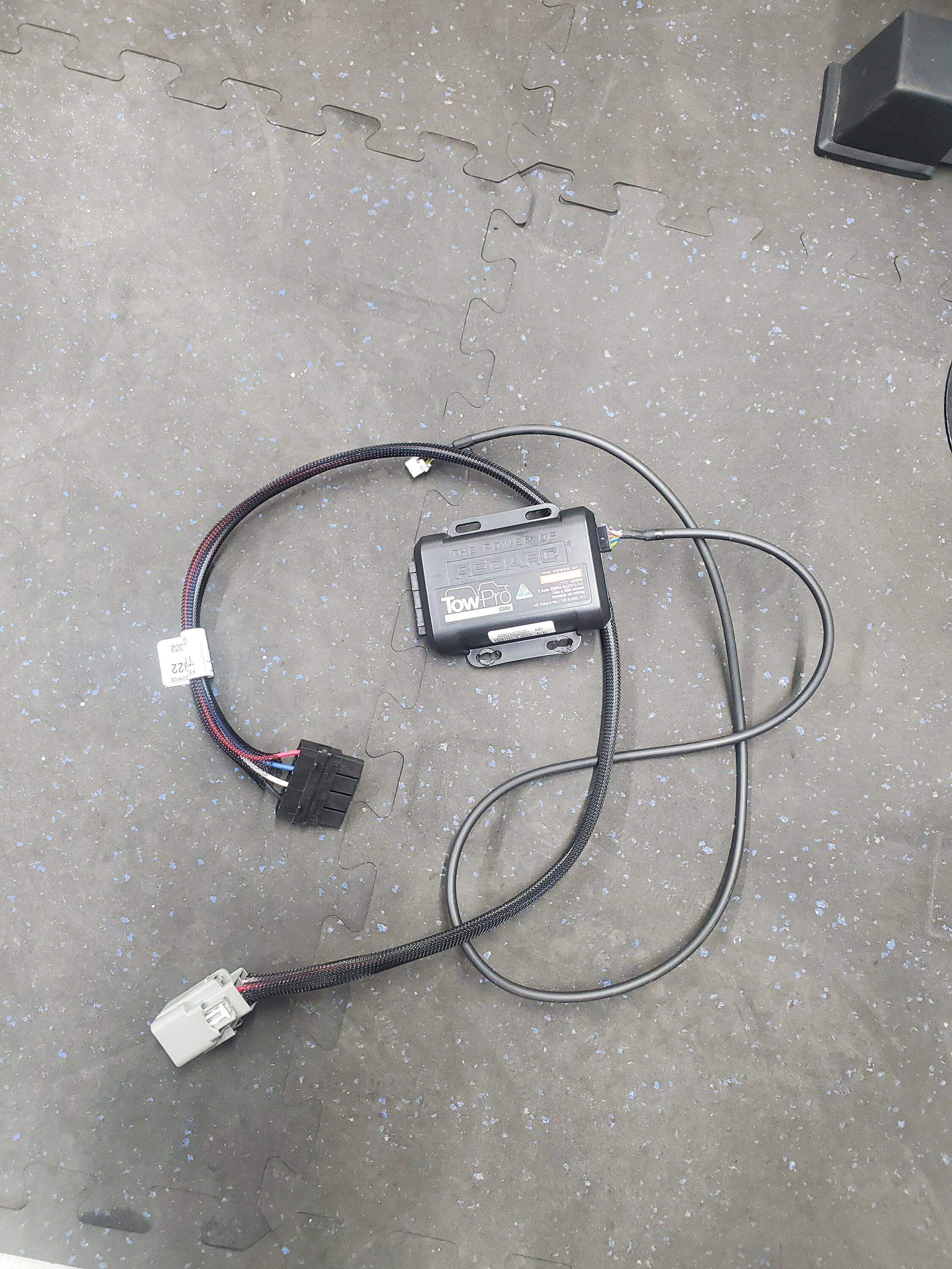 Jeep Gladiator Redarc brake controller 20220816_200612
