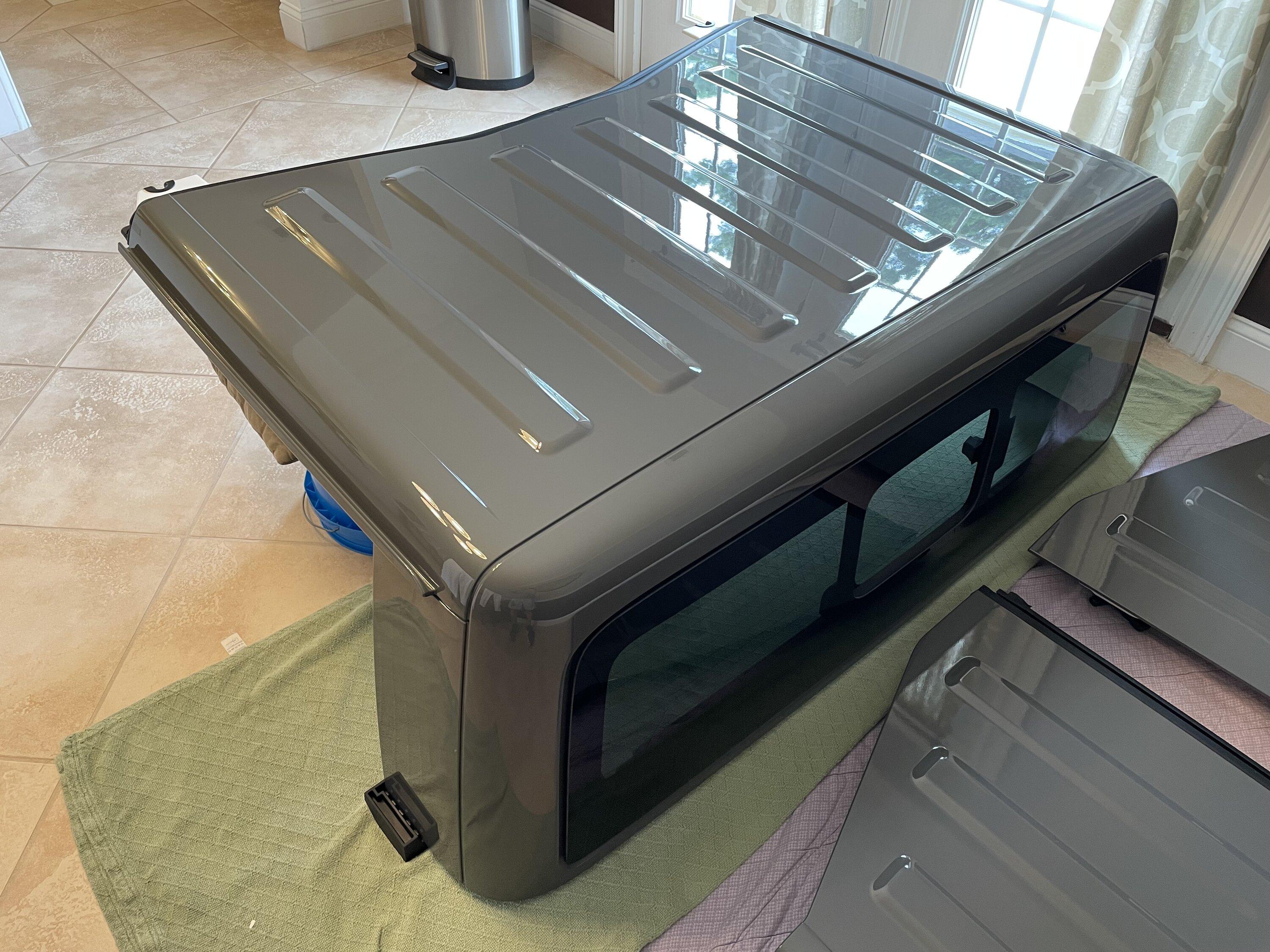 Jeep Gladiator Hardtop (Sting Gray) and accessories C94BA829-93D1-4FF7-AED1-E26D657077C8