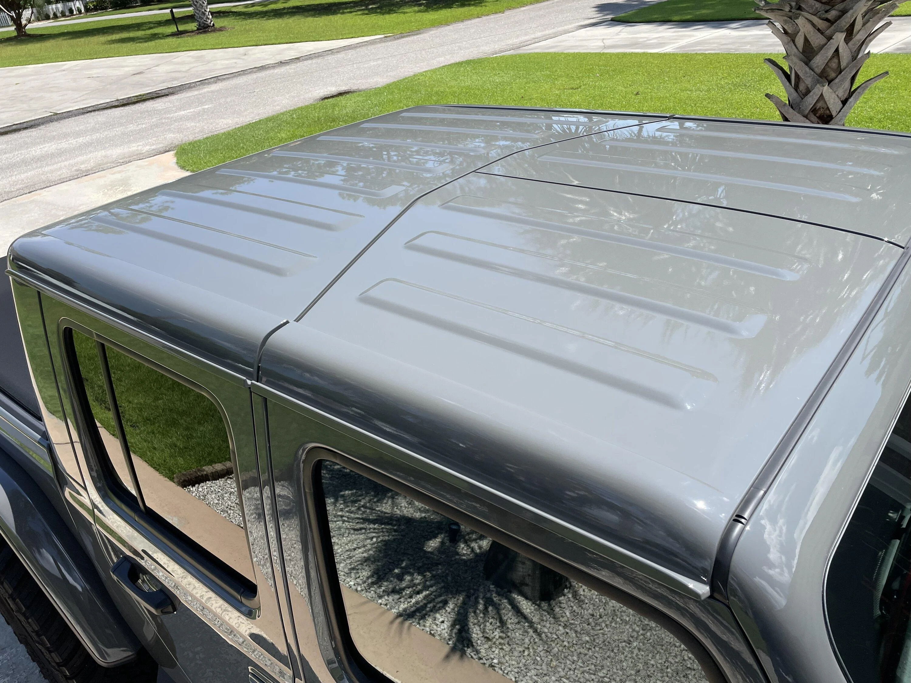 Jeep Gladiator Hardtop (Sting Gray) and accessories 5105FDA2-7A92-4C76-8B7E-C9731FAF9750