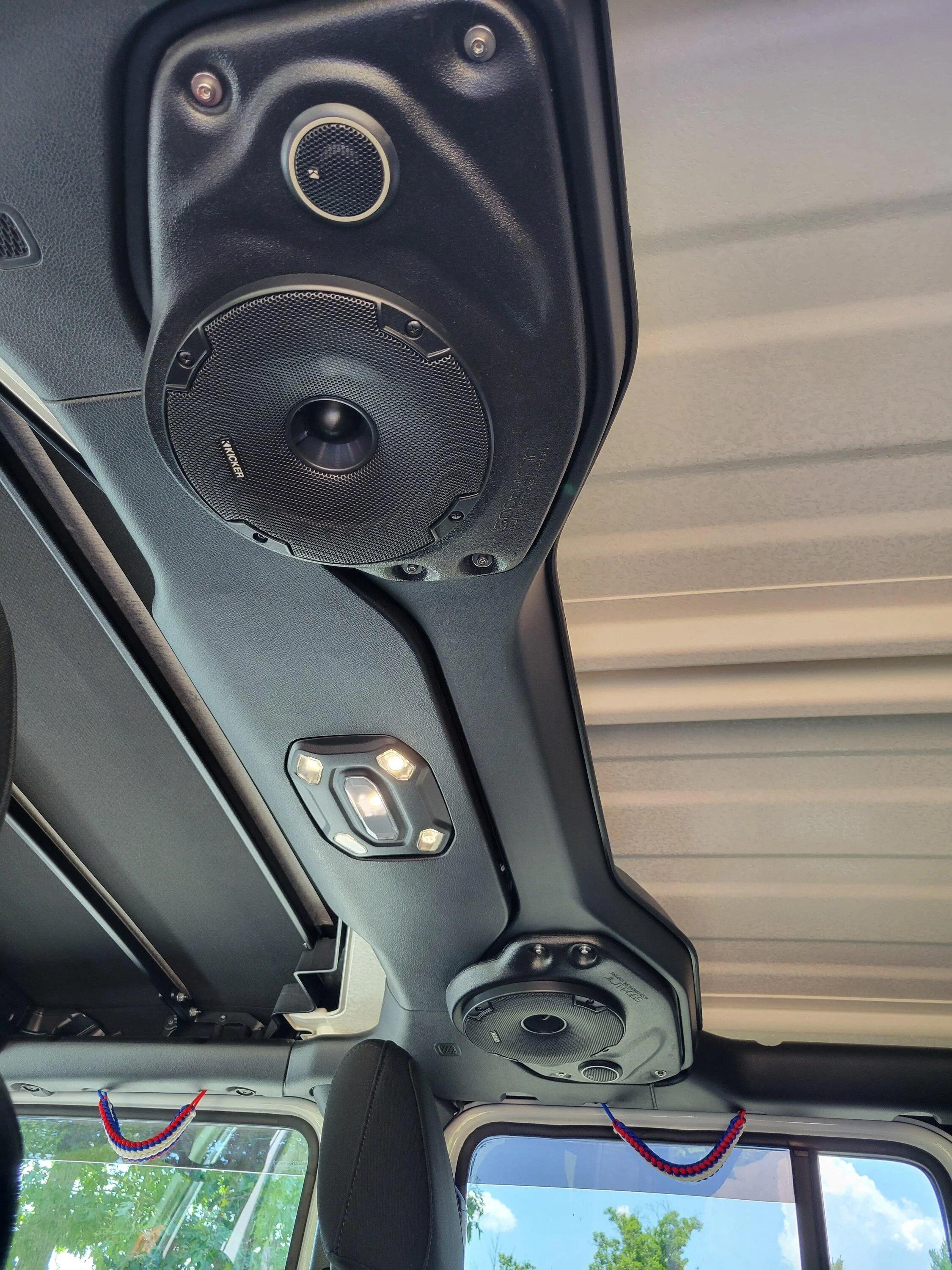 Jeep Gladiator Bright White 80th Anniversary build 20220722_130315