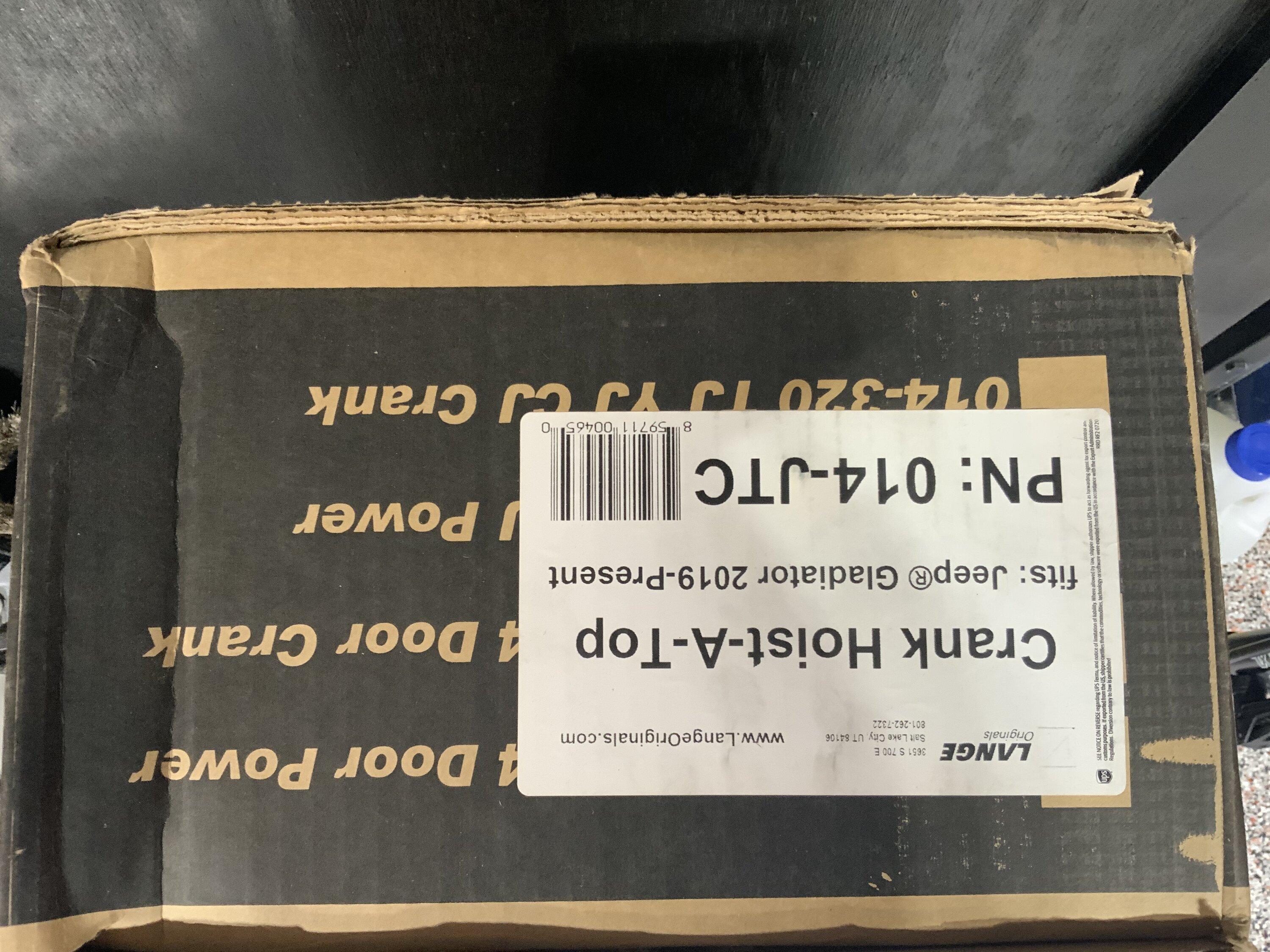 Jeep Gladiator Lange Hard Top Hoist Crank Style. New Still in box 200.00 795C6F77-993F-482A-9772-6DA981847331