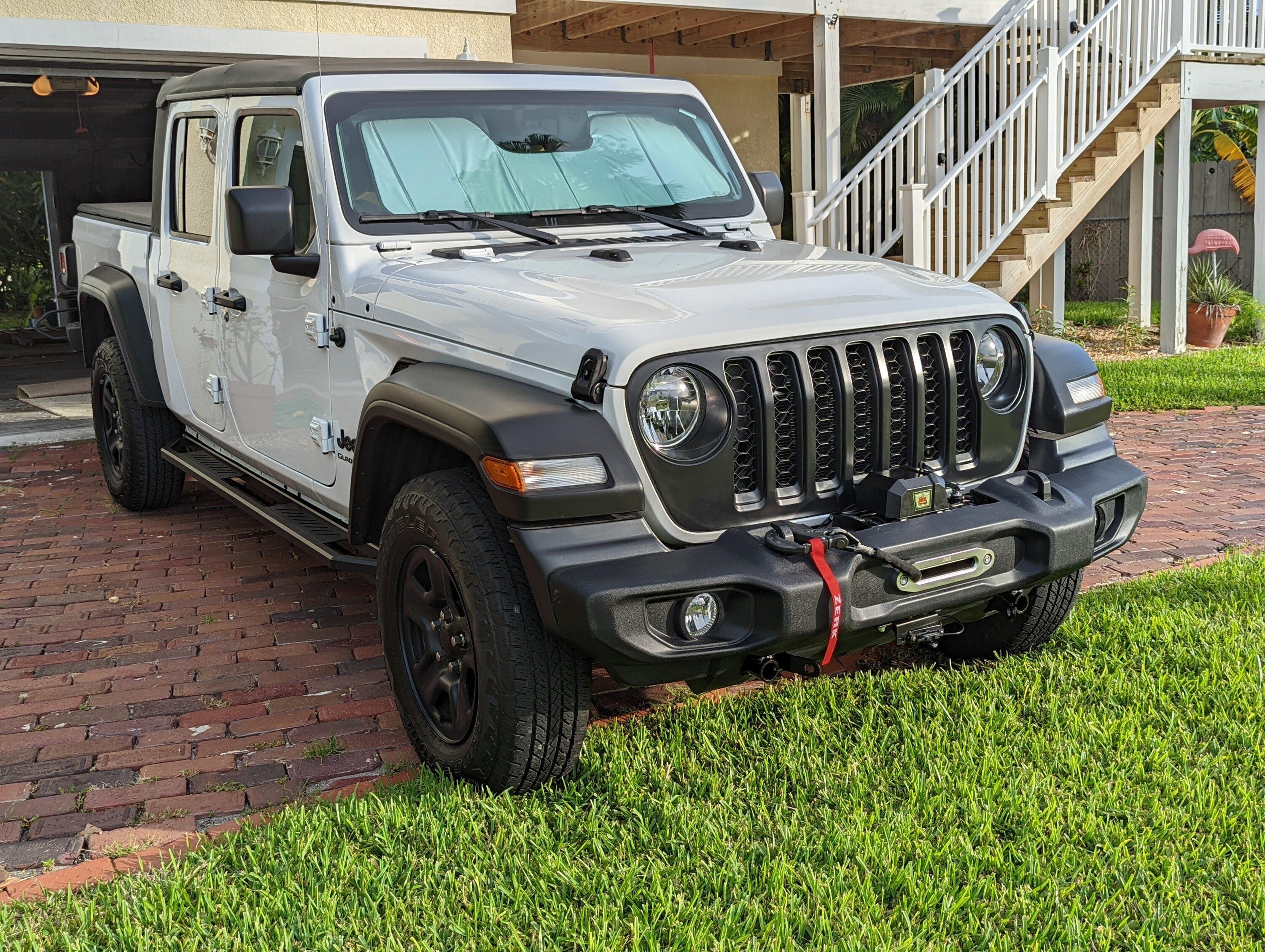 Jeep Gladiator Sport-S stock bumper and a winch....educate me PXL_20220821_224312150