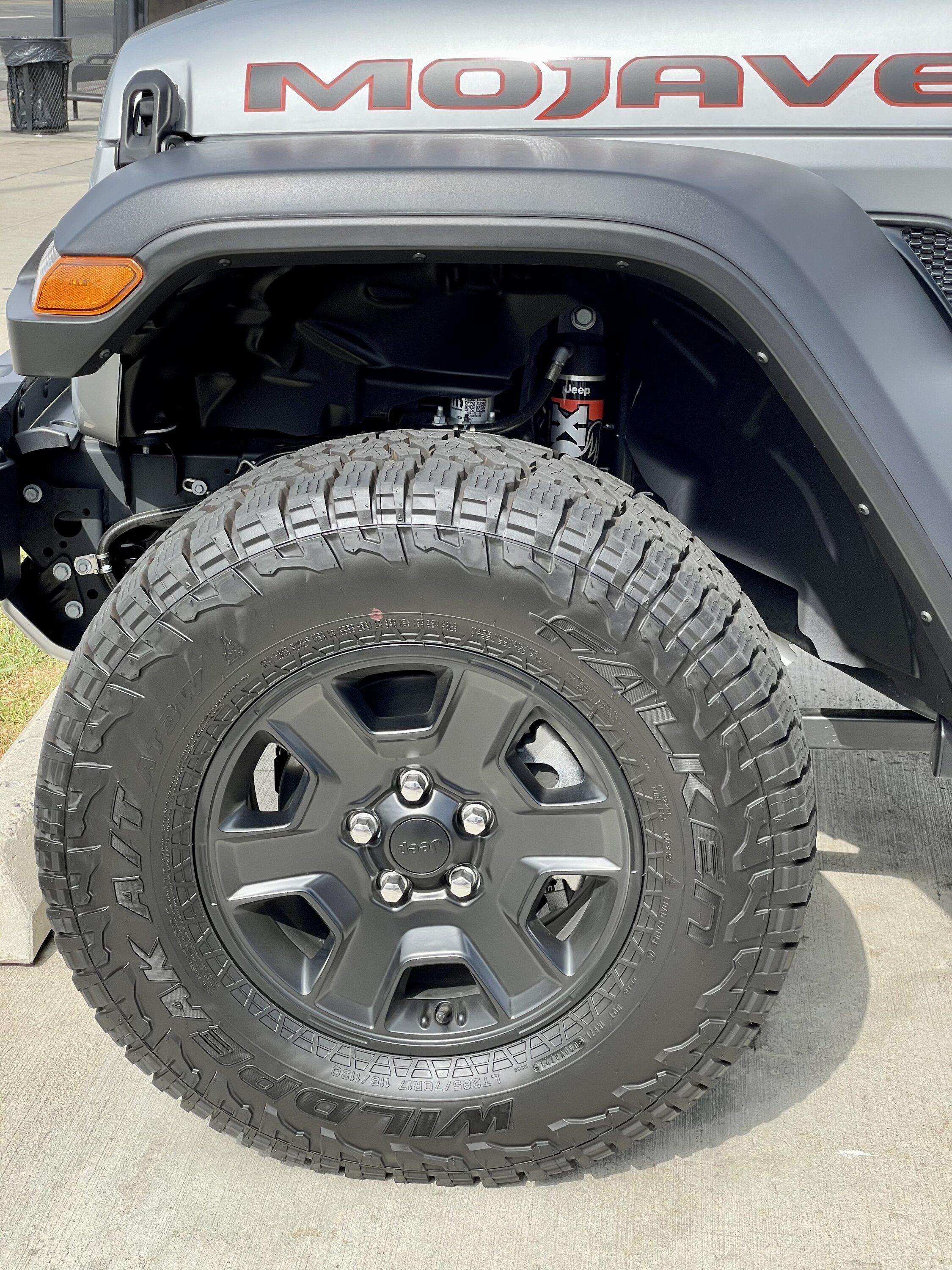 Jeep Gladiator Mojave Wheels & Tires (No TPMS) 1E75AE23-7E56-42E7-9544-F33B7DBC9593