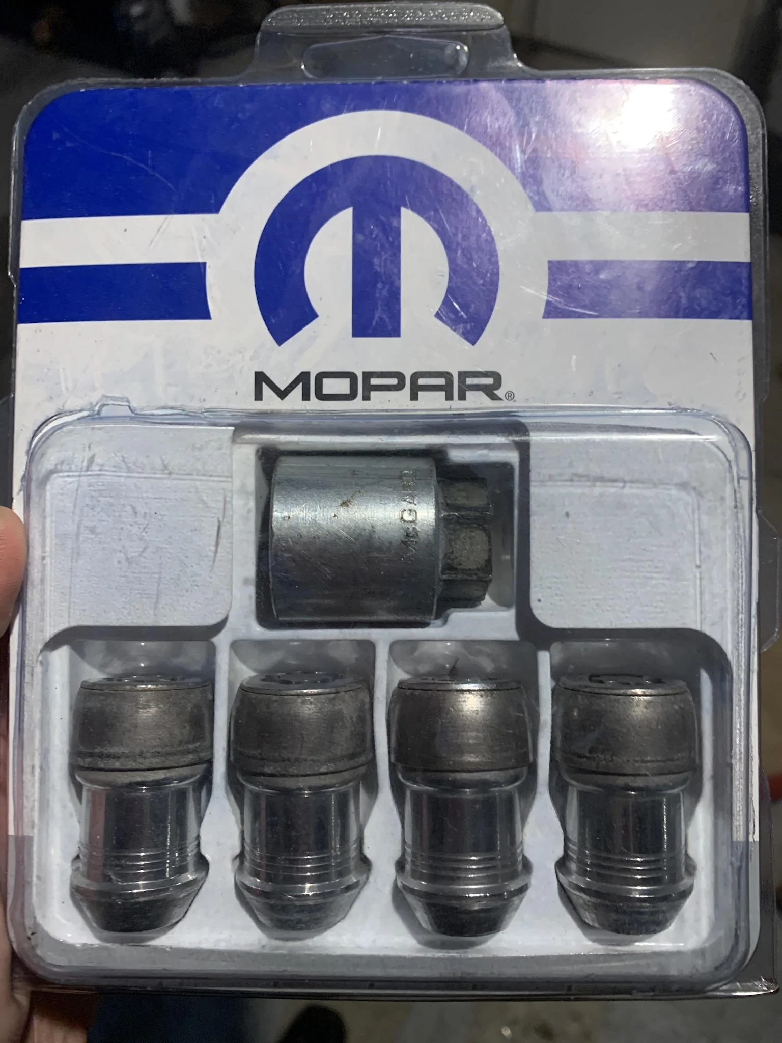 Jeep Gladiator Mopar wheel locks 00AE1A08-74BA-469E-836D-E26EC9B18C2E