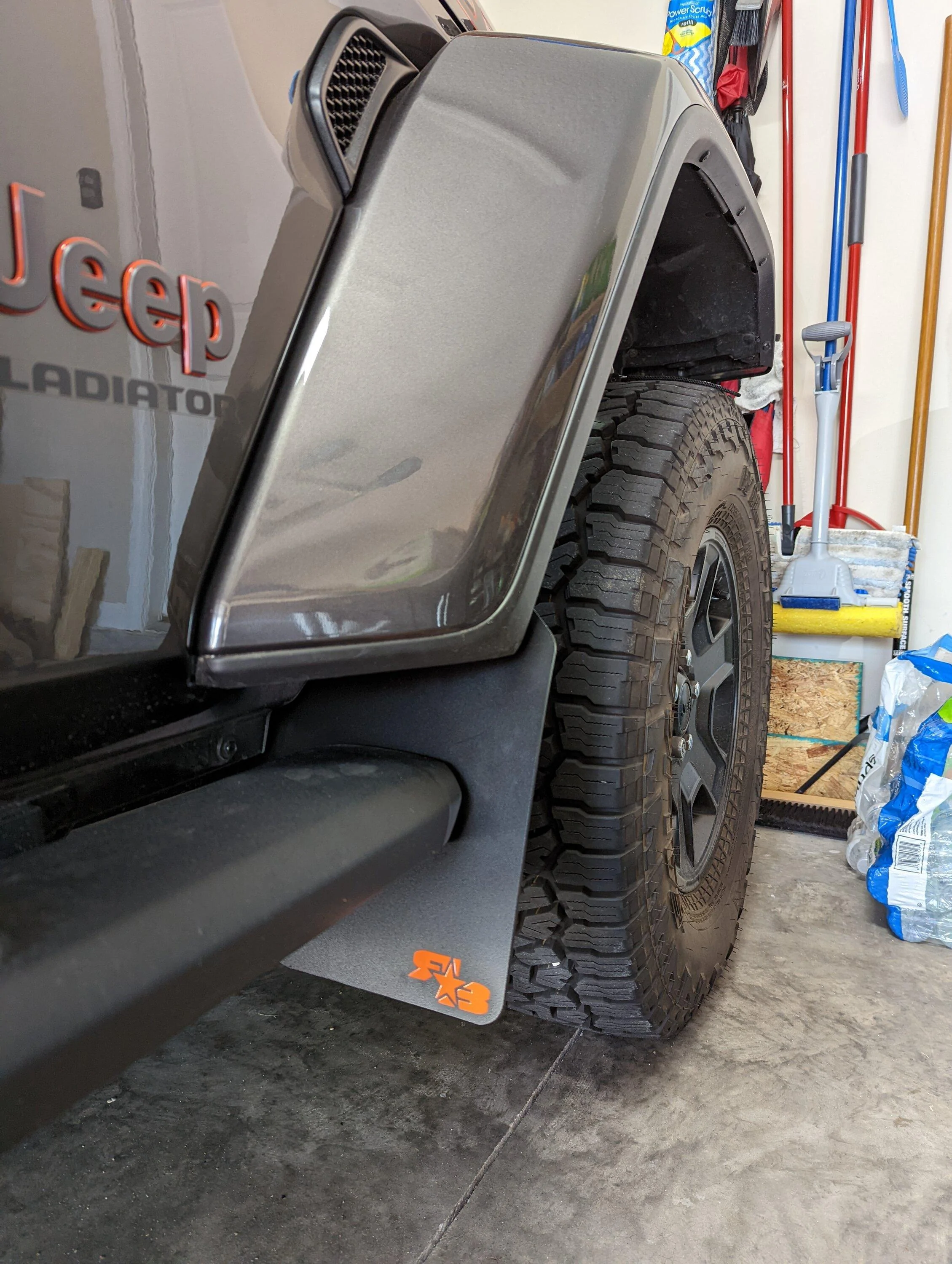 Jeep Gladiator Help with paint chipping from rocks PXL_20220819_204857592
