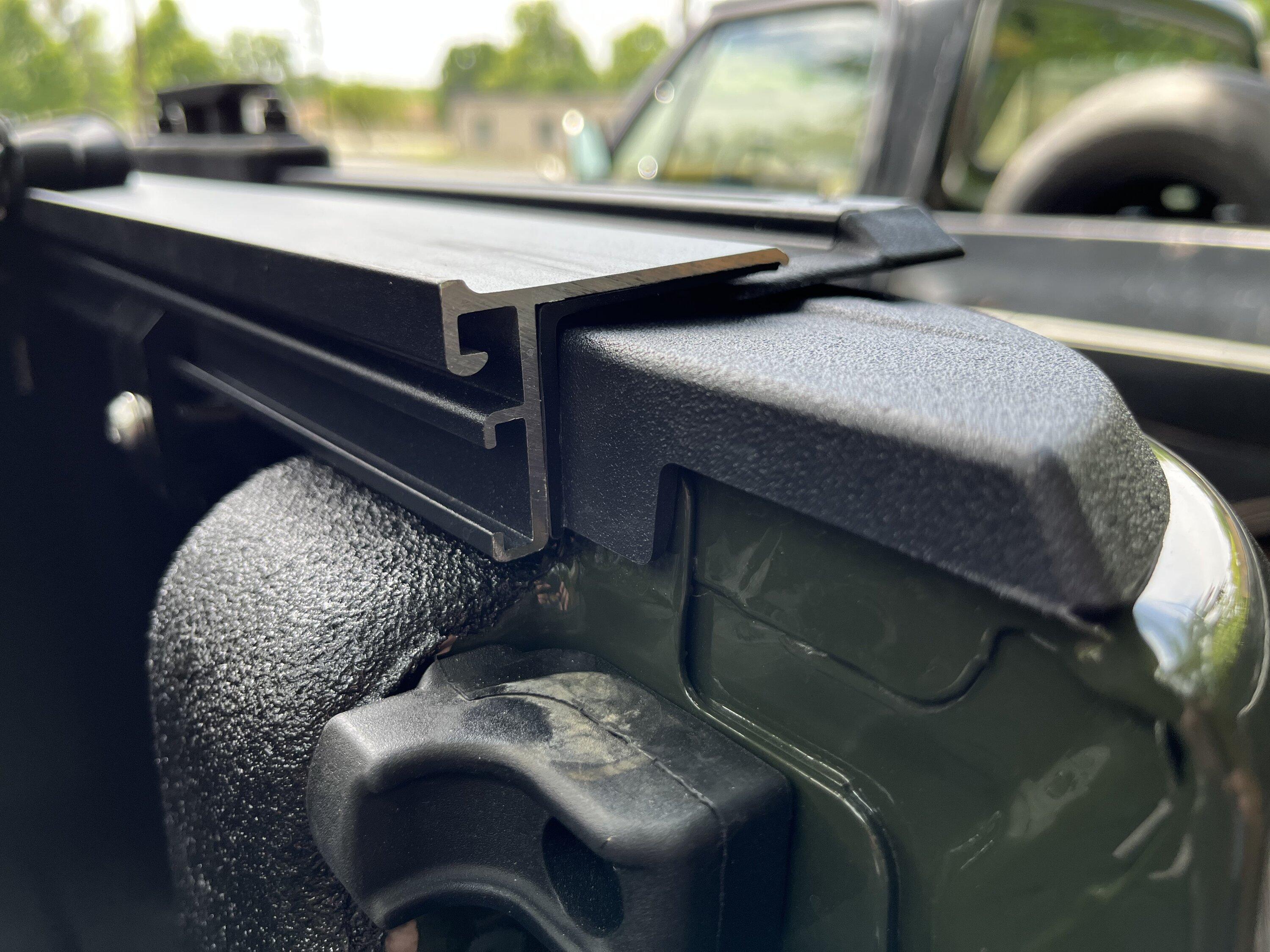 Jeep Gladiator Hard Cover Rack Combo - Elevate & Leer 2A821F53-C52B-48B2-8721-BFD0B1CABDDD
