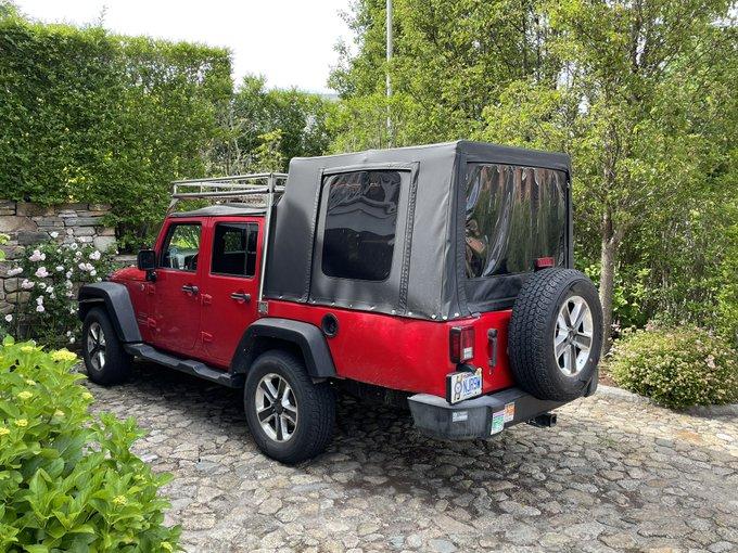 Jeep Gladiator Interesting Wrangler “dressed” as a JT E4mHD_mXIAExiyU?format=jpg&name=small