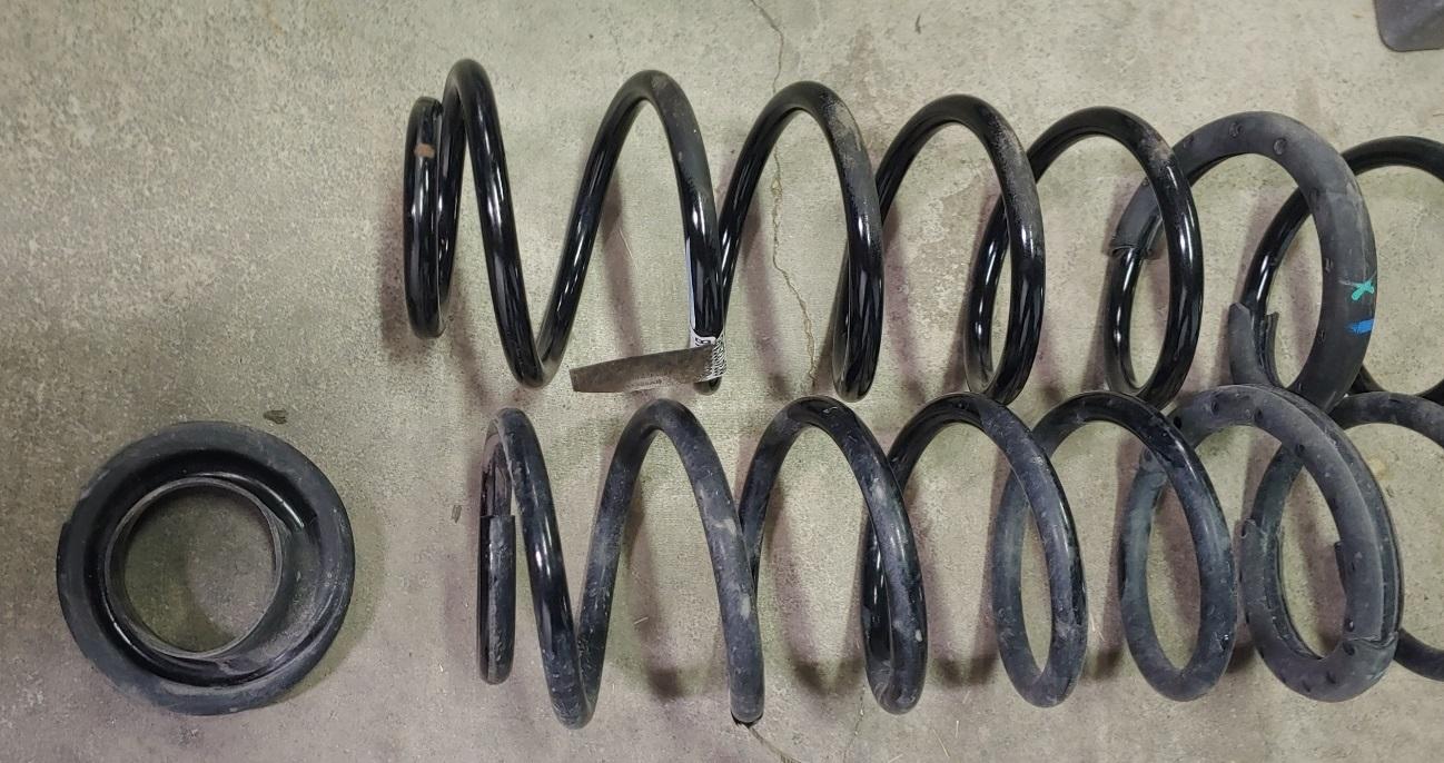 Jeep Gladiator Trying to think through front spring options 20220629_144638