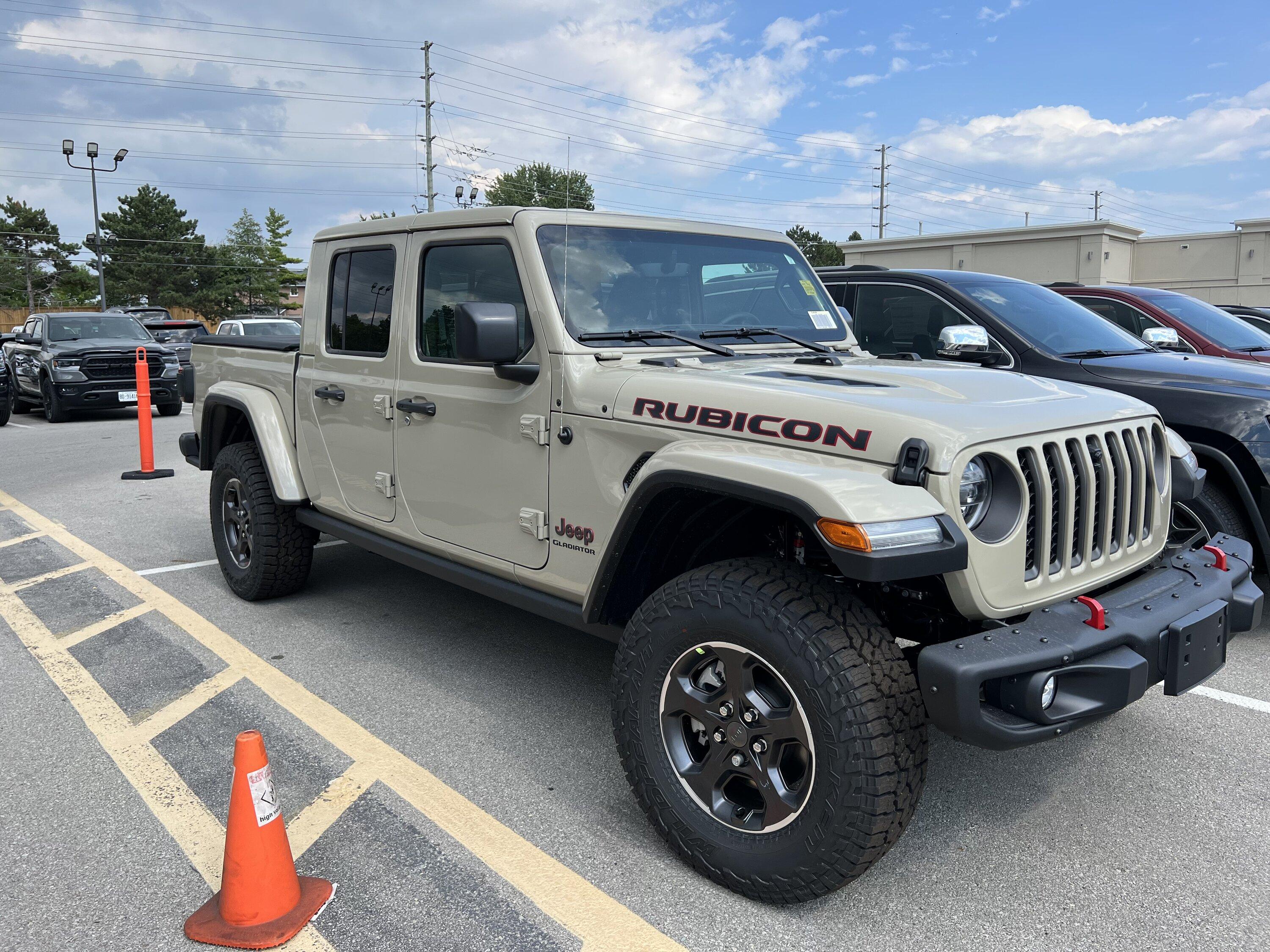 Jeep Gladiator Gobi Gladiators Waiting Room 2E828FCF-FBA8-4CB0-947C-6251BD3C31D2