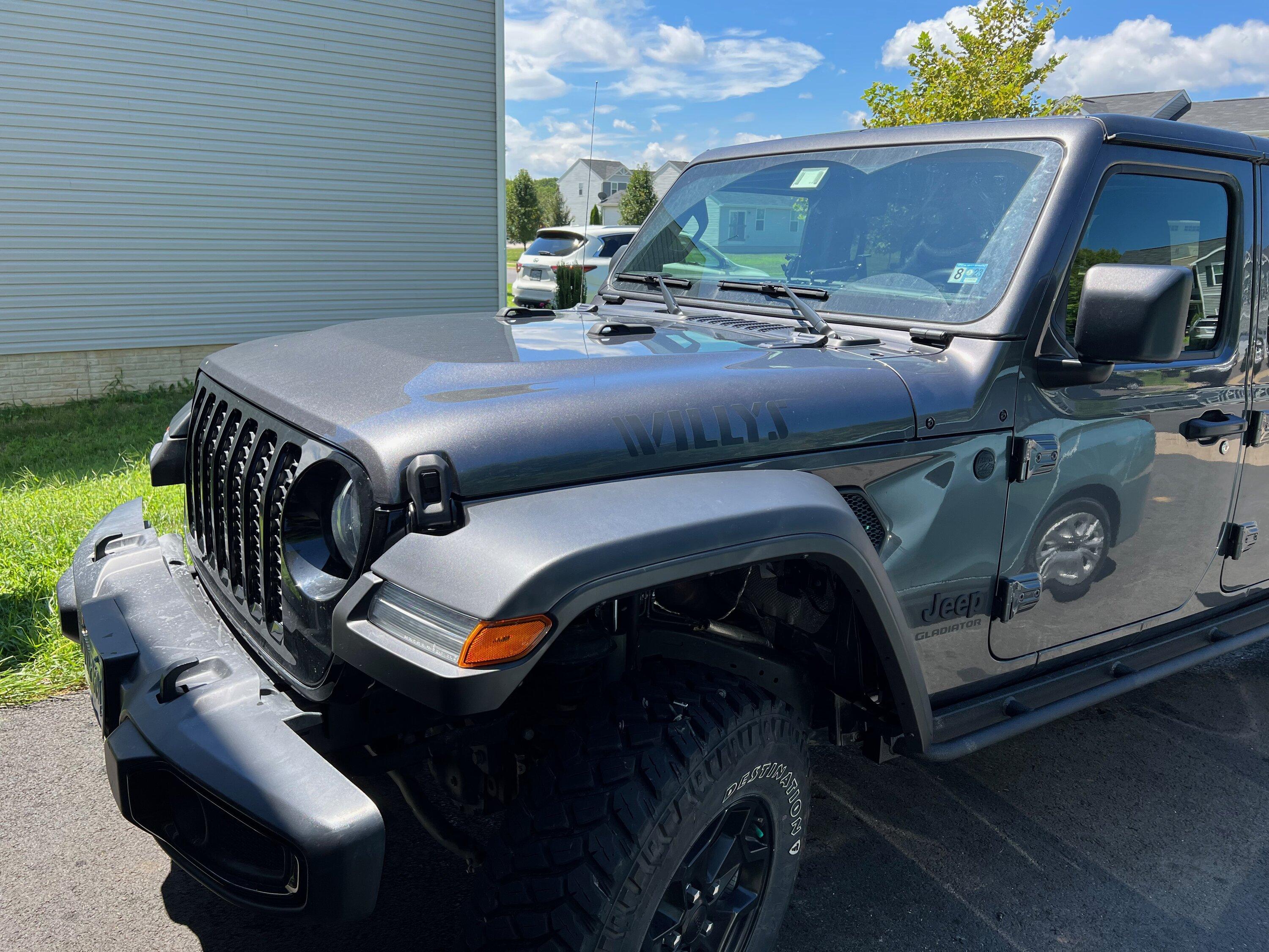 Jeep Gladiator Metal fenders or “plastic”? IMG_0526