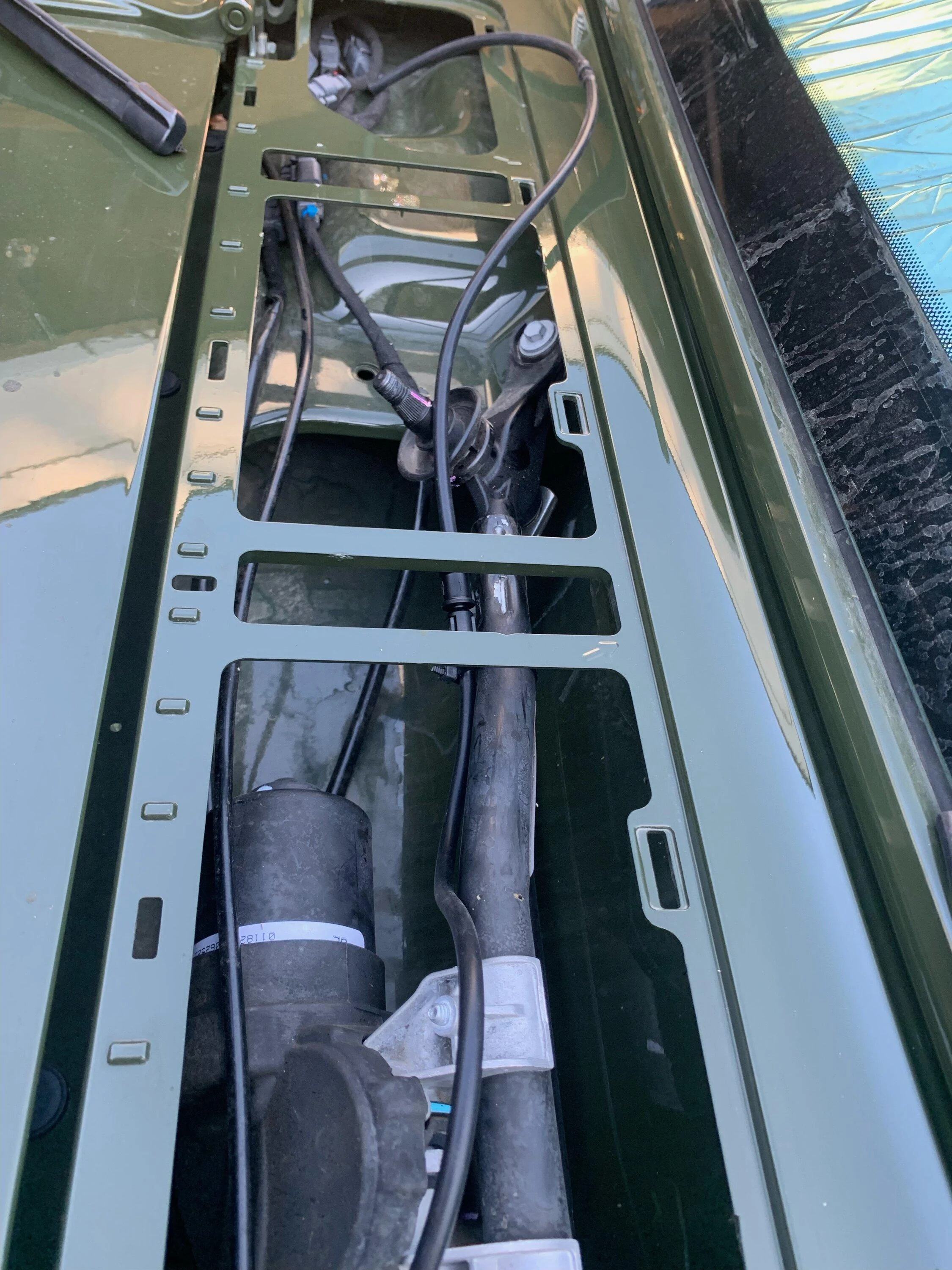 Jeep Gladiator Mopar Performance Windshield Wipers w/ Built-In Washer Jets Released For Jeep Gladiator IMG_5805
