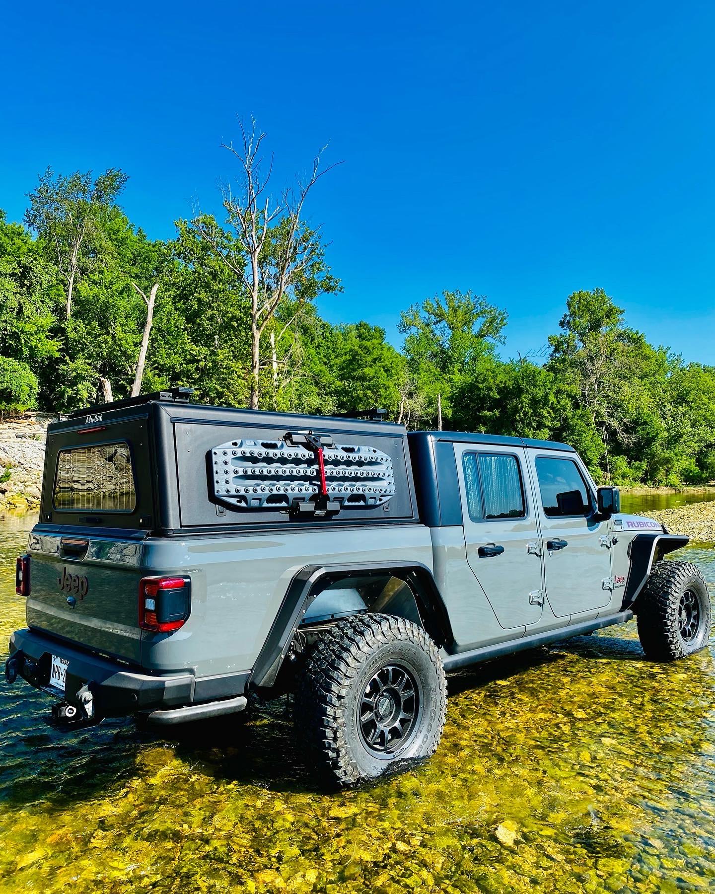 Jeep Gladiator STING GRAY Gladiator JT Club 0AC5F6D9-3887-4B4E-8495-863A7C52ECC9