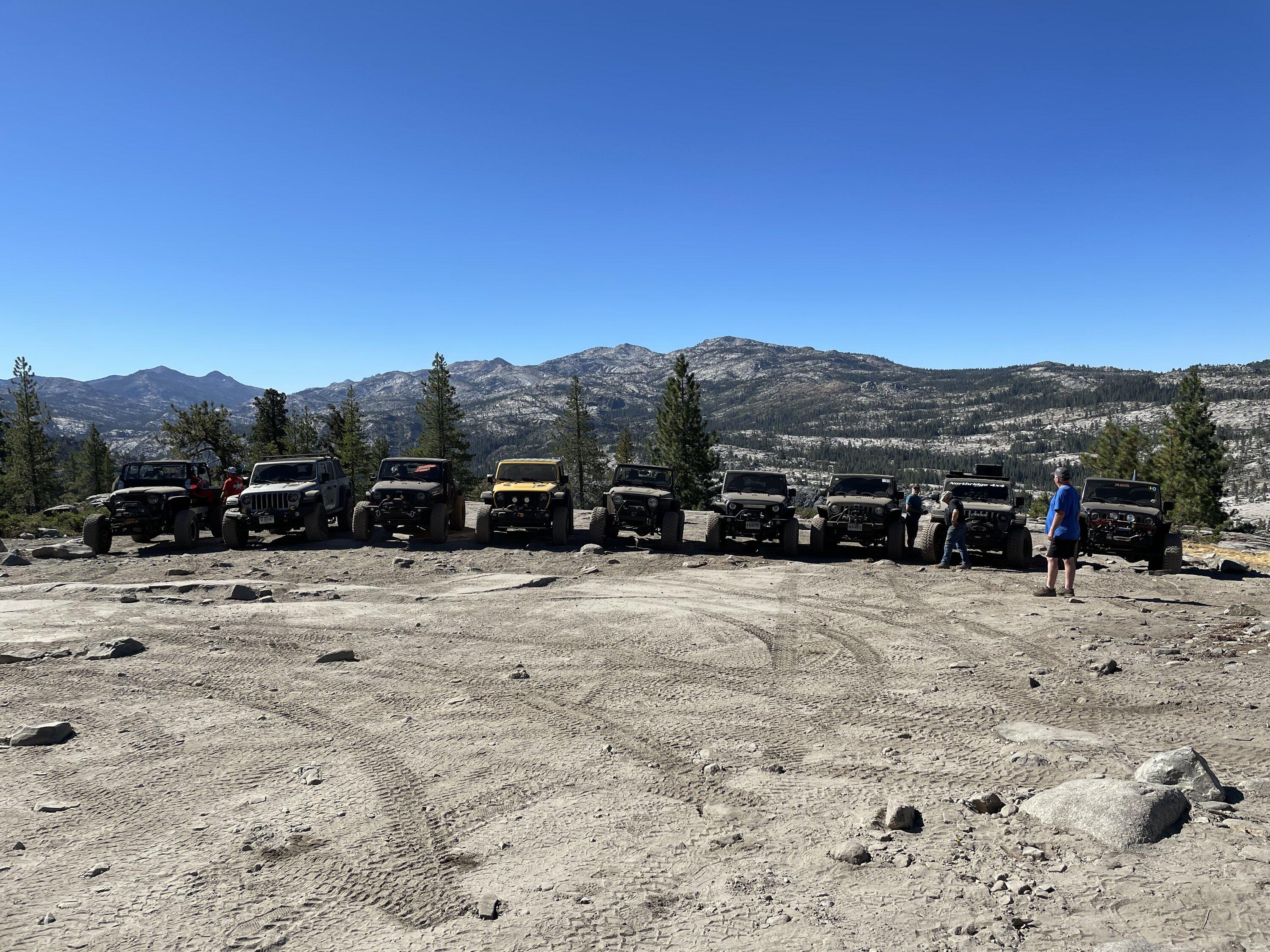 Jeep Gladiator Jeeps Parking Next To Jeeps A9FF56C2-4054-4F0C-8D66-01EE6728DC7A