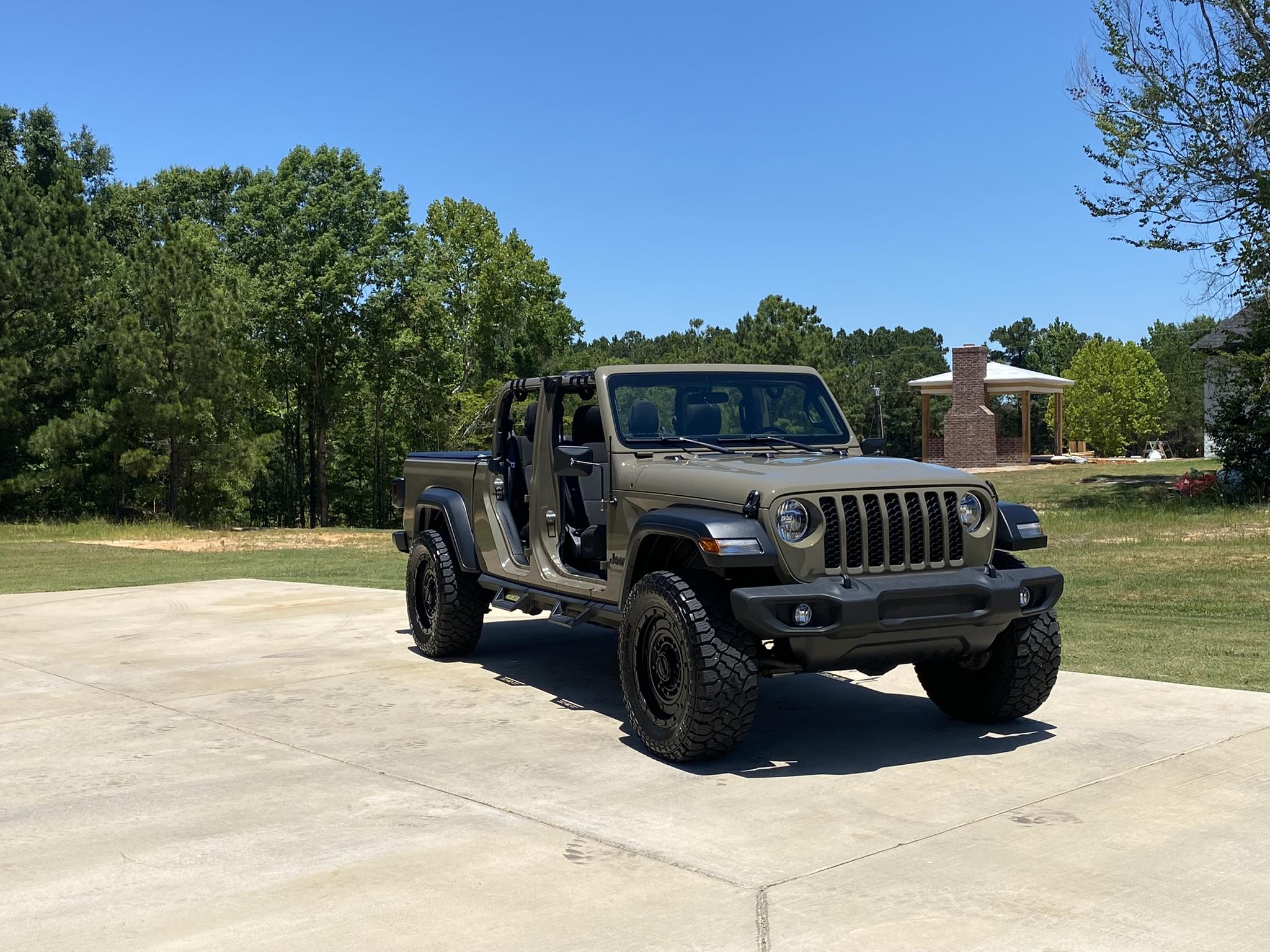 Jeep Gladiator Gladiator Glamour Shots 27D7F399-EFF2-48B2-89CB-FA04C922EAD6
