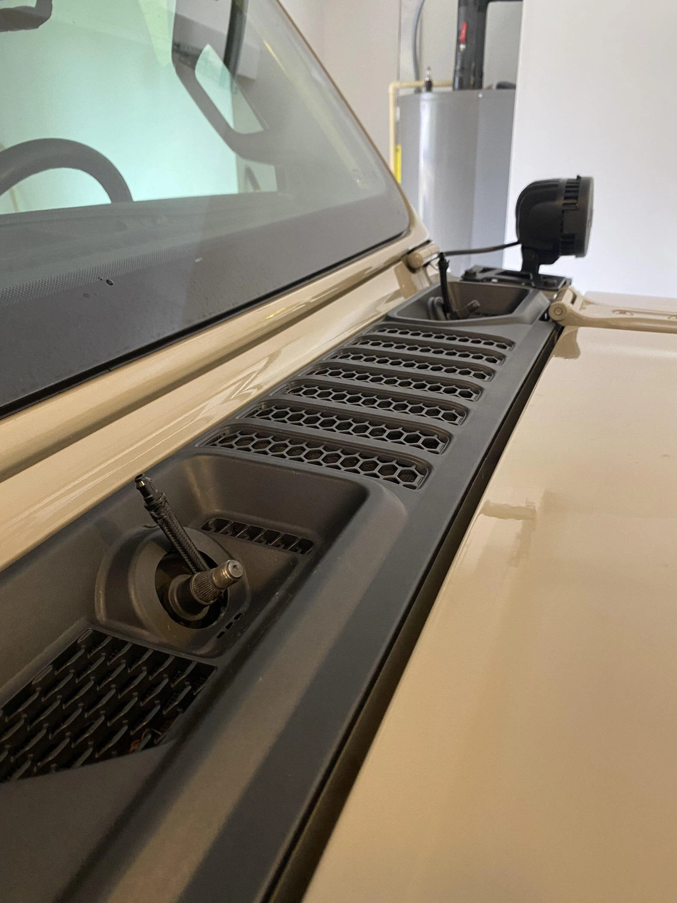 Jeep Gladiator Mopar Performance Windshield Wipers w/ Built-In Washer Jets Released For Jeep Gladiator IMG_1962