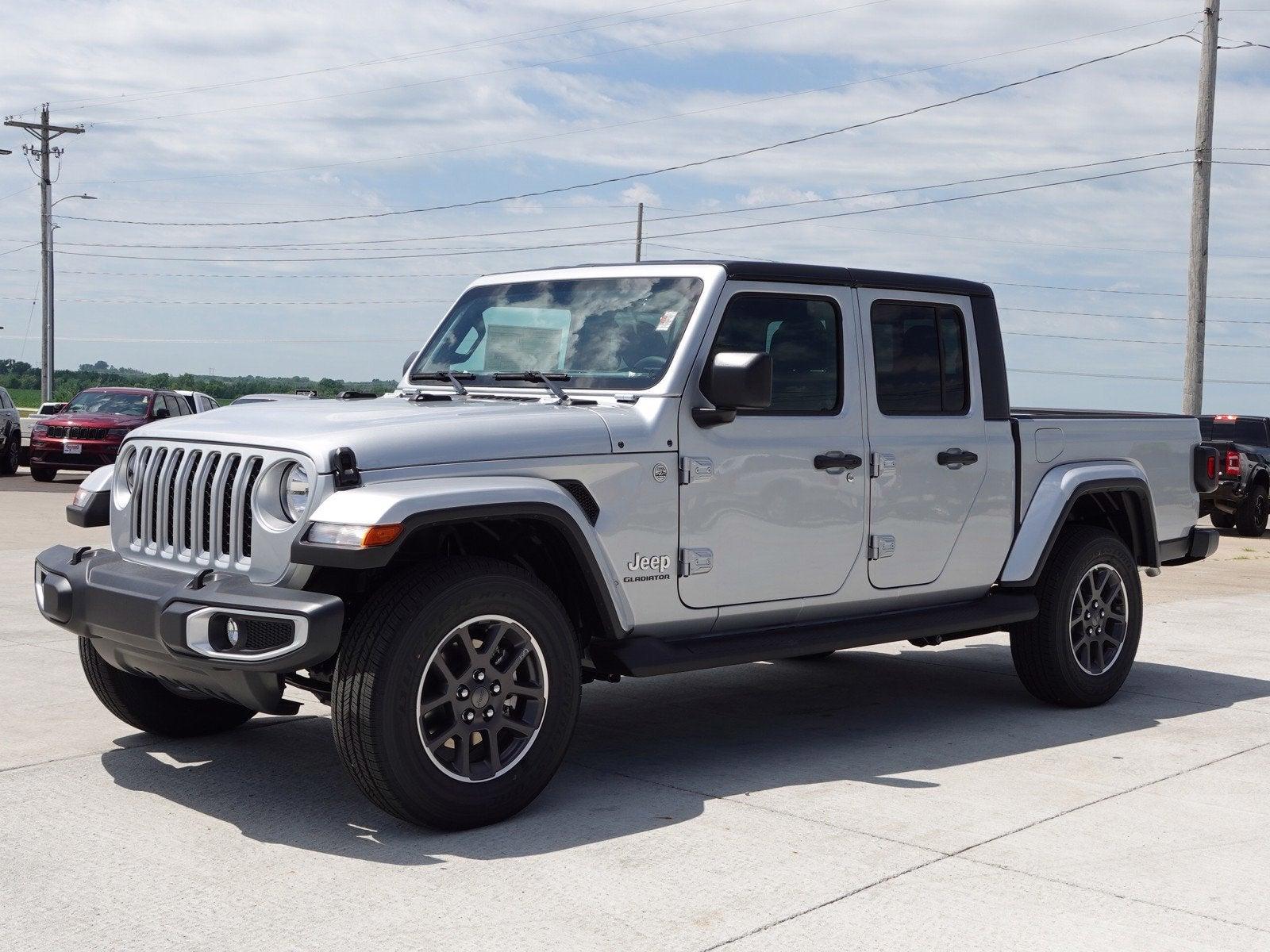 Jeep Gladiator 4% Under Invoice on Jeep Gladiators at Granger Motors - Save up to $7,500 off MSRP 5