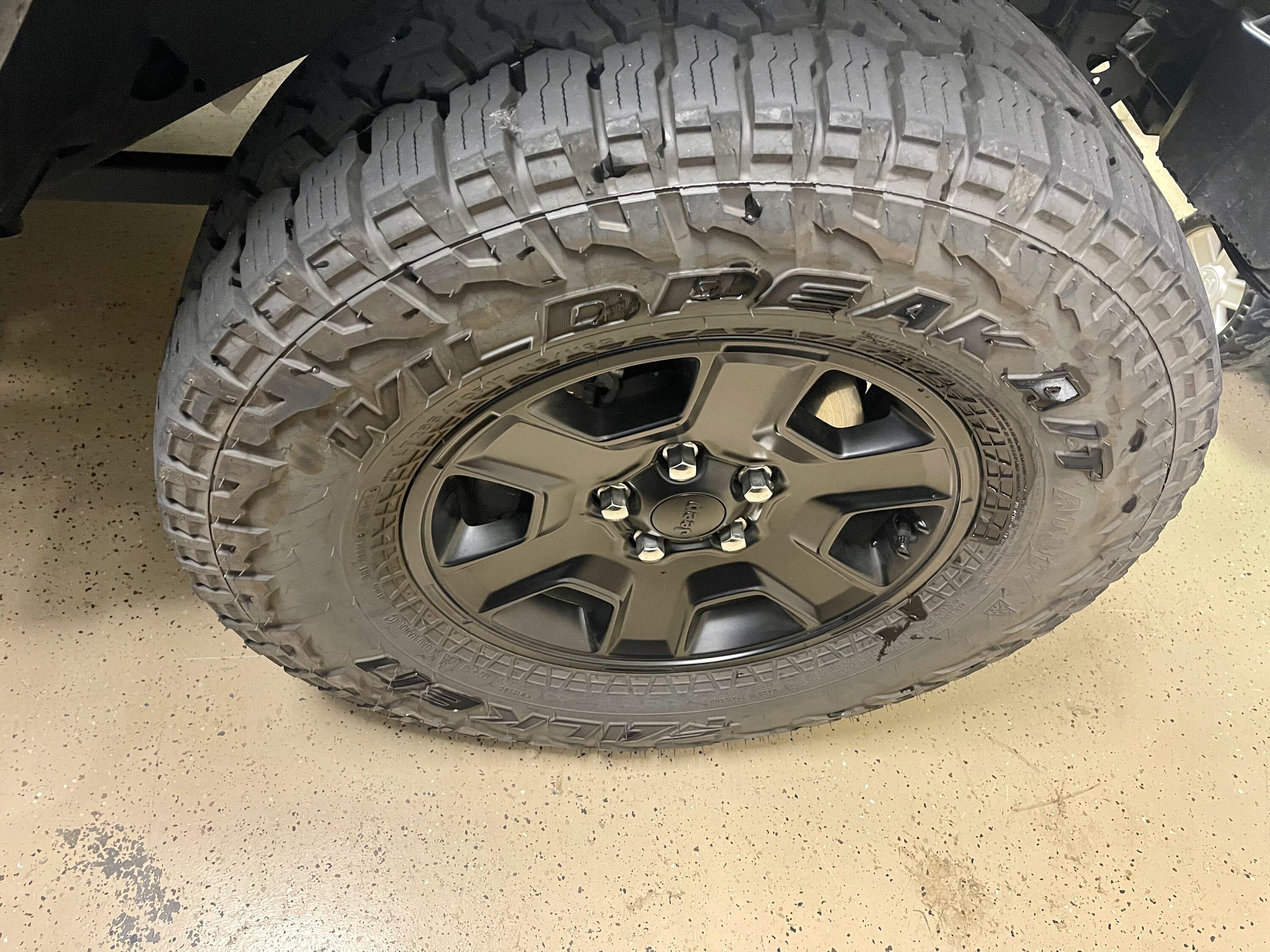 Jeep Gladiator Mojave Takeoffs Wheels & Tires Falken Wildpeak AT LT285/70R17 IMG_2953