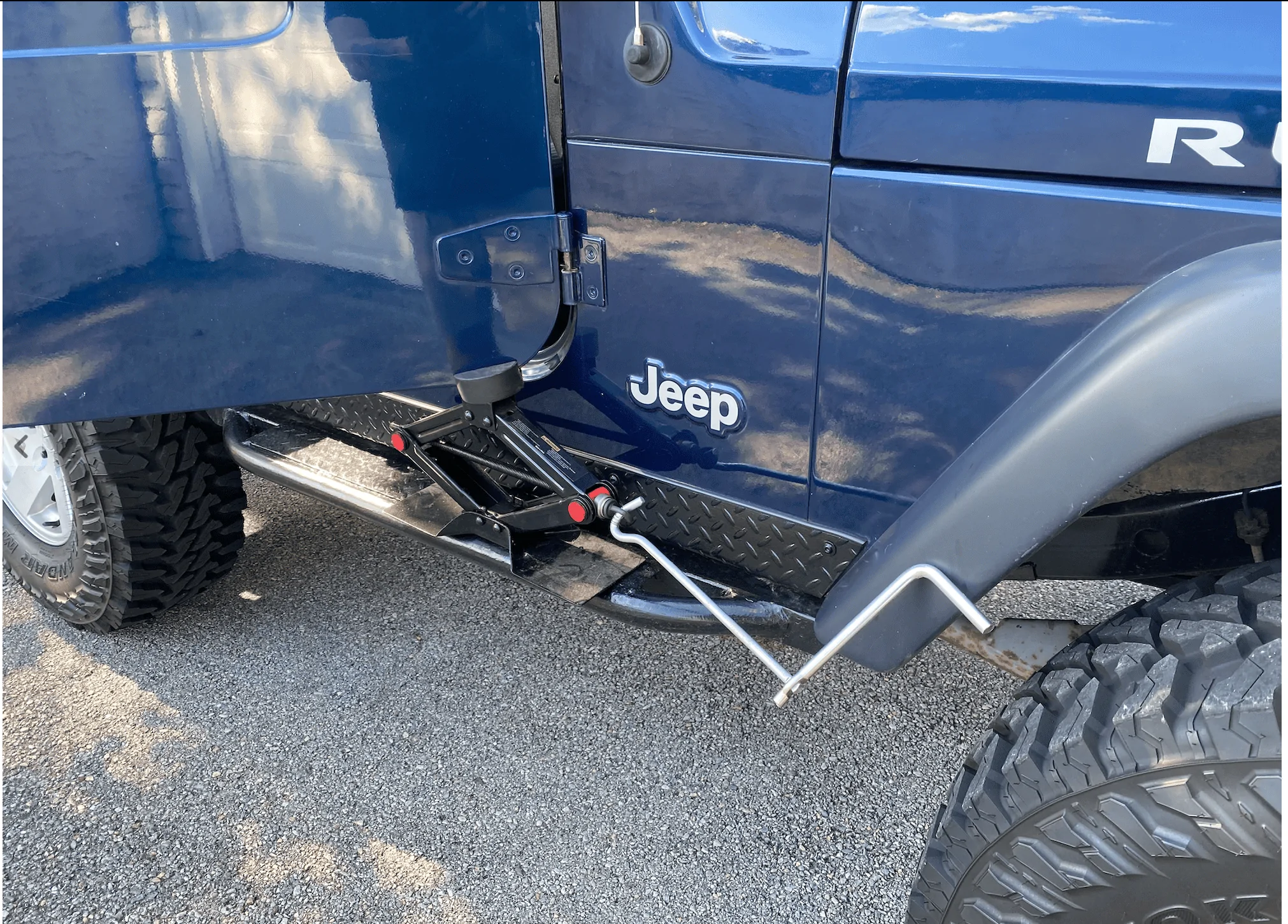 Jeep Gladiator Broncos with doors off? 1661556939100