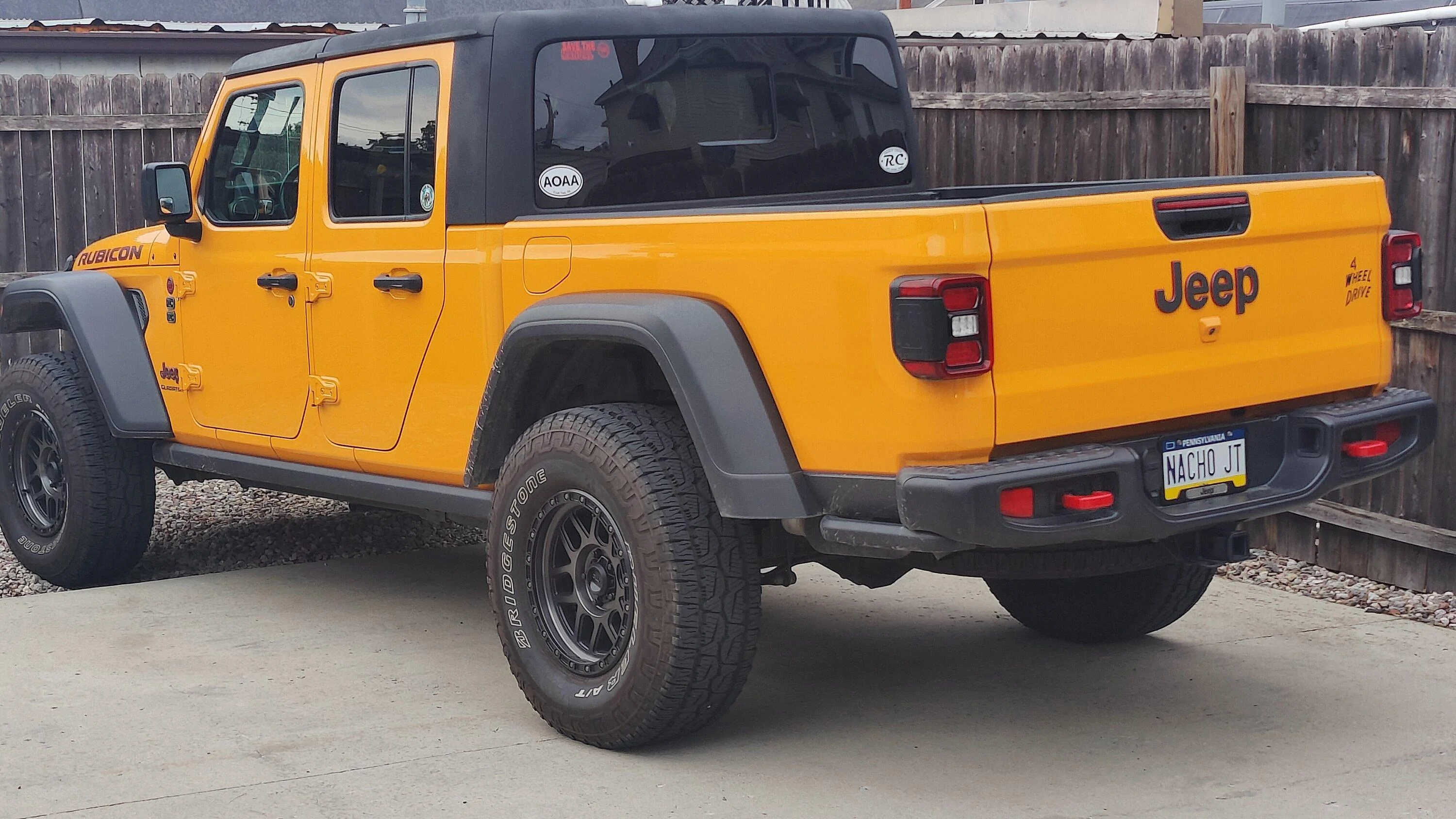 Jeep Gladiator 1.5 front and 3/4 rear level. IMG20220815174608
