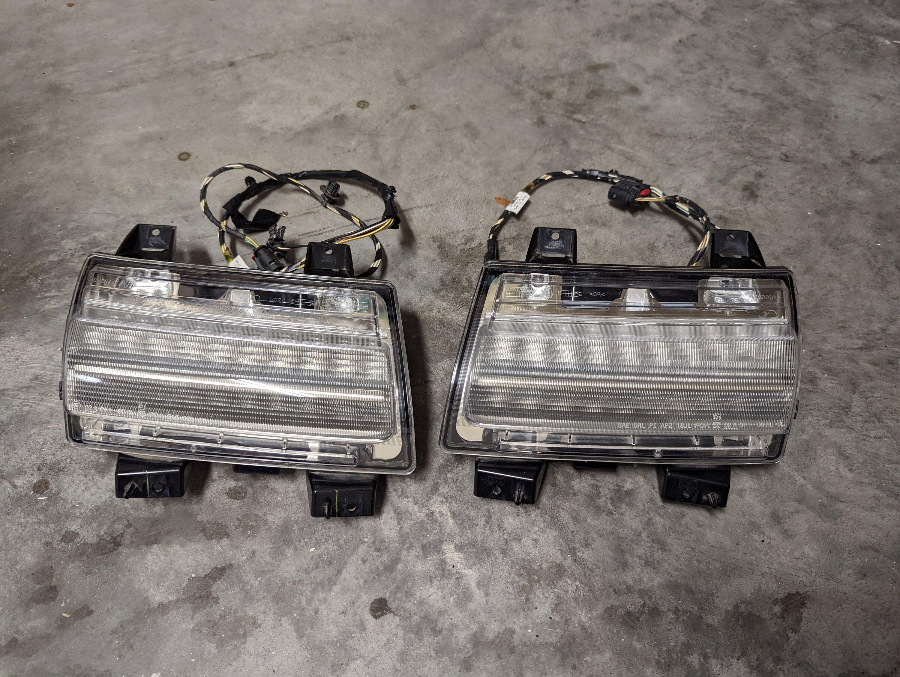 Jeep Gladiator FS: OEM LED Turn Signals w/ Harness $225 PXL_20220827_045944302.MP