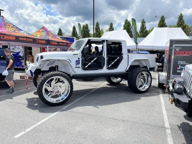 Jeep Gladiator Several interesting Gladiator mod options at Pigeon Forge today F5E496C9-9CD6-4B13-A0D3-D5F679999AD4