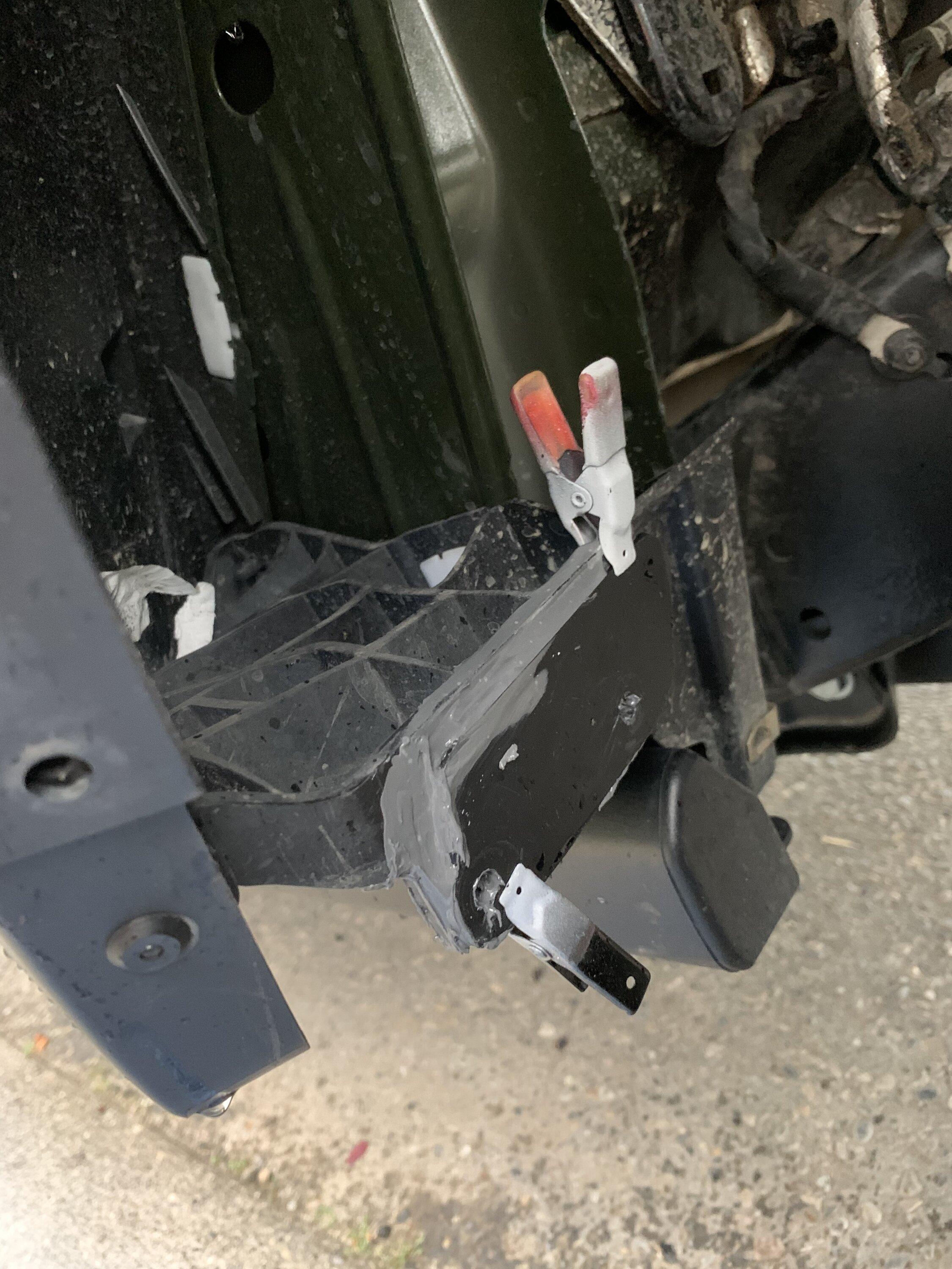 Jeep Gladiator Part number unknown, need help ! (fender flare bracket) 7CAEA8CC-5A46-4AA6-9BFB-24C256E96D2C