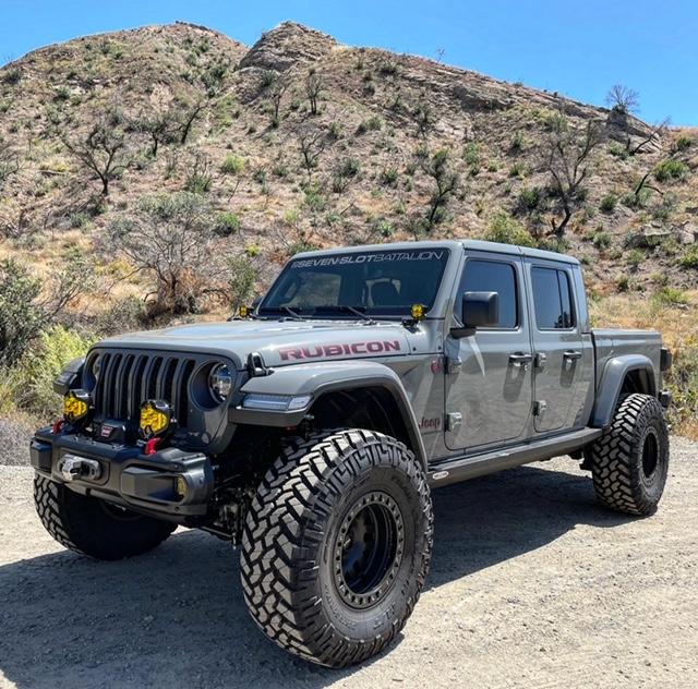 Jeep Gladiator Synergy Mfg Stage 2 Lift Kit w/Fox 2.5 Shocks w/DSC ssb3