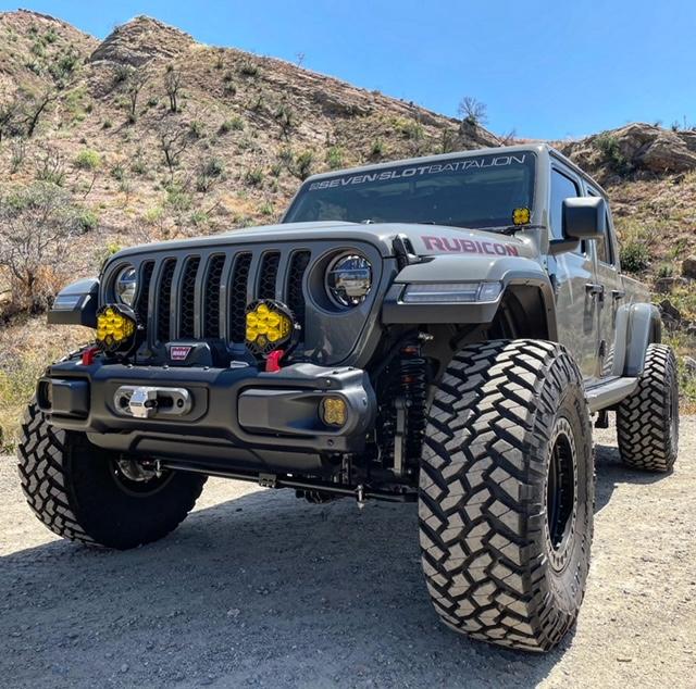 Jeep Gladiator Rockslide Engineering Electric Steps ssb2
