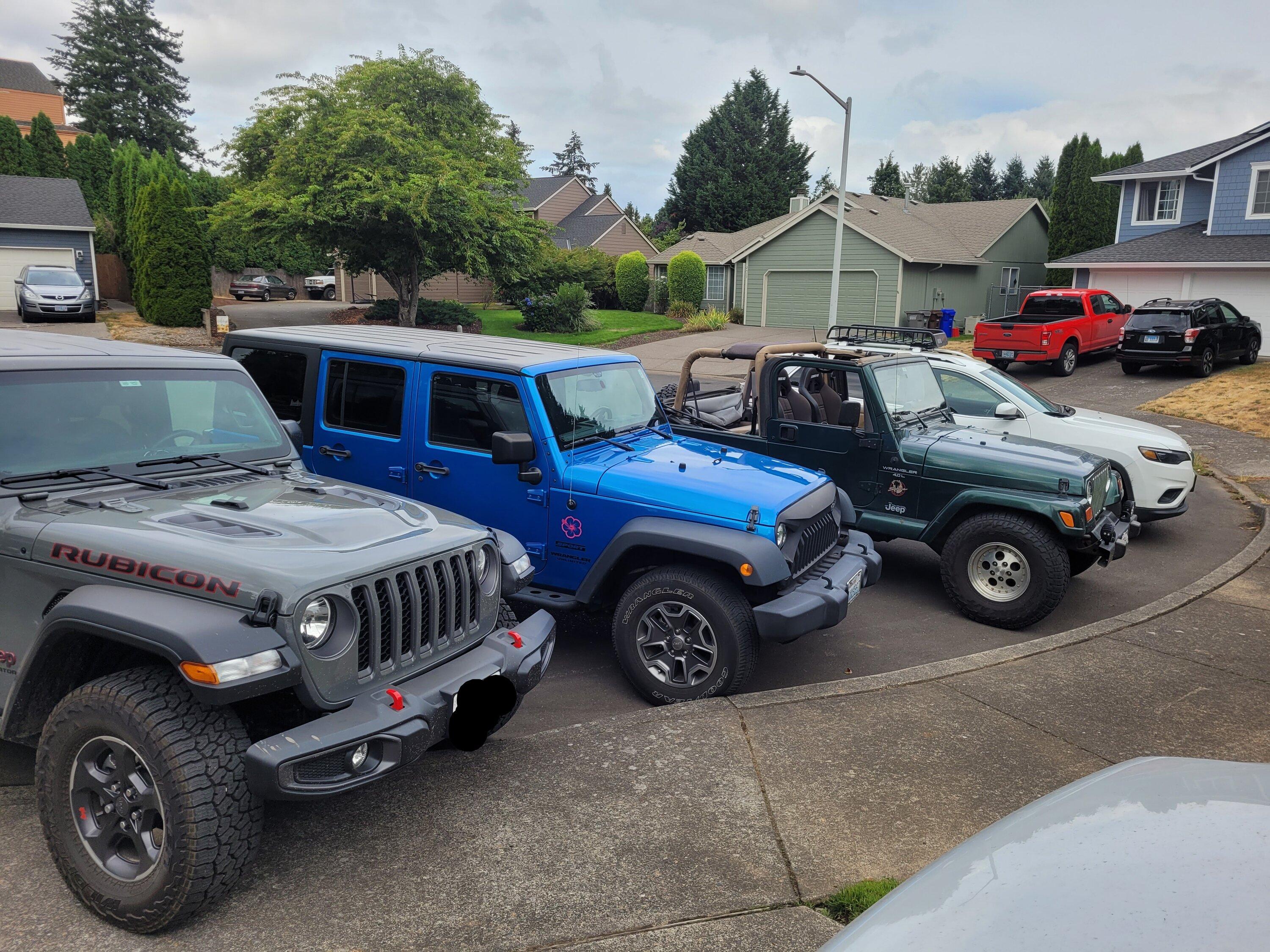 Jeep Gladiator Jeeps Parking Next To Jeeps 20220827_110518~2
