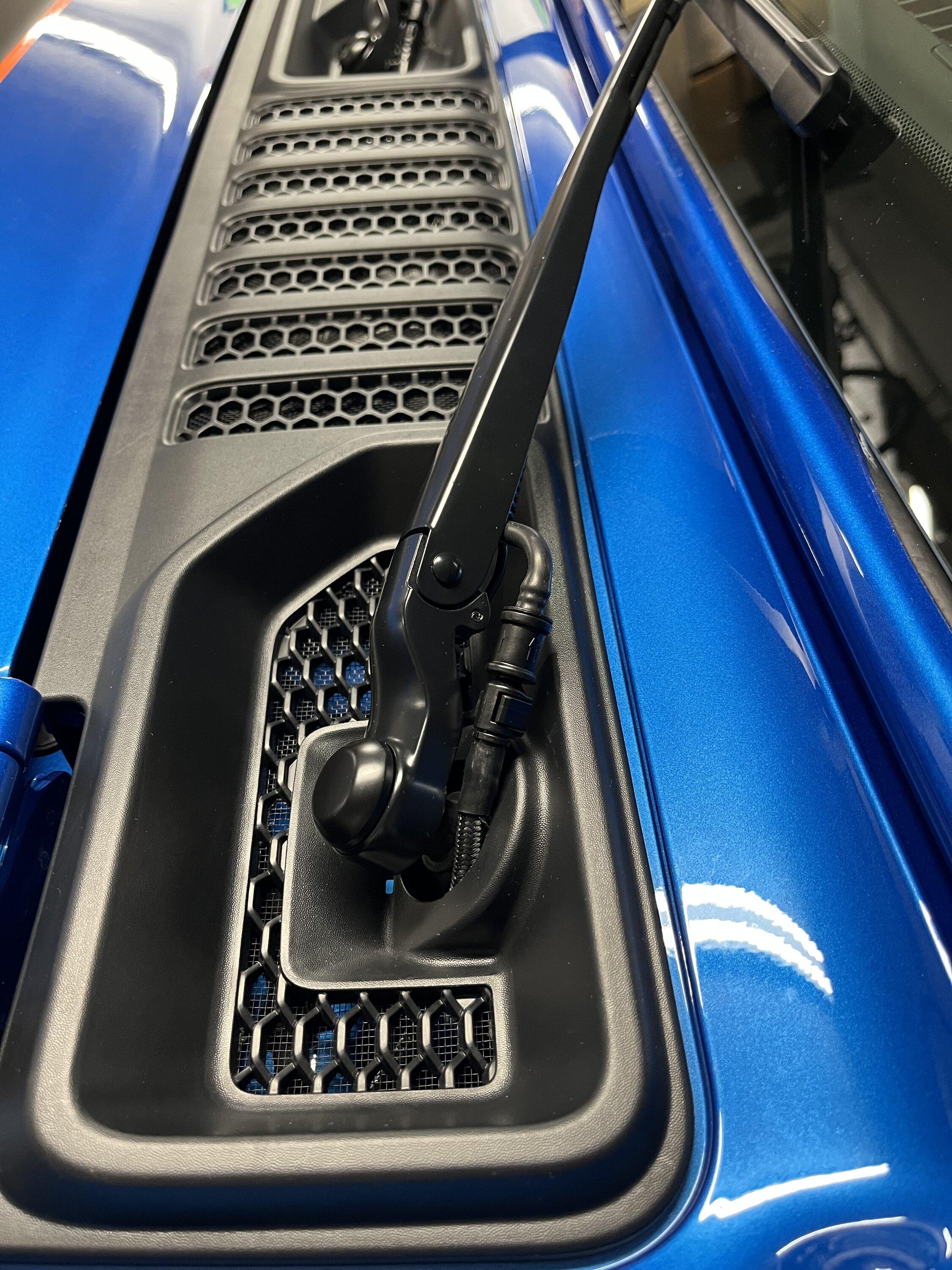 Jeep Gladiator Mopar Performance Windshield Wipers w/ Built-In Washer Jets Released For Jeep Gladiator 8AA1303B-D748-47D7-9EB3-9BB9DF2FEF25