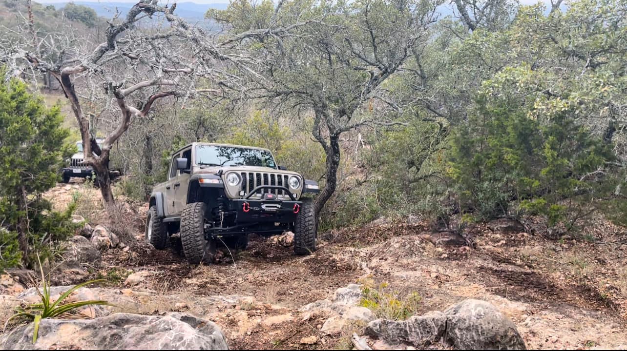 Jeep Gladiator 5.13s or 5.38s with what tire size and why? 140544853_10219557383628260_8912469912554227287_n