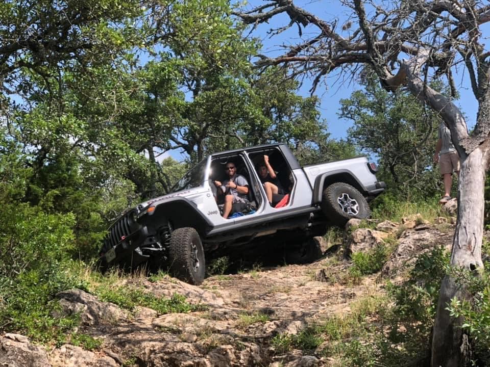 Jeep Gladiator 5.13s or 5.38s with what tire size and why? 100760394_10217720760313825_4230099288237015040_n