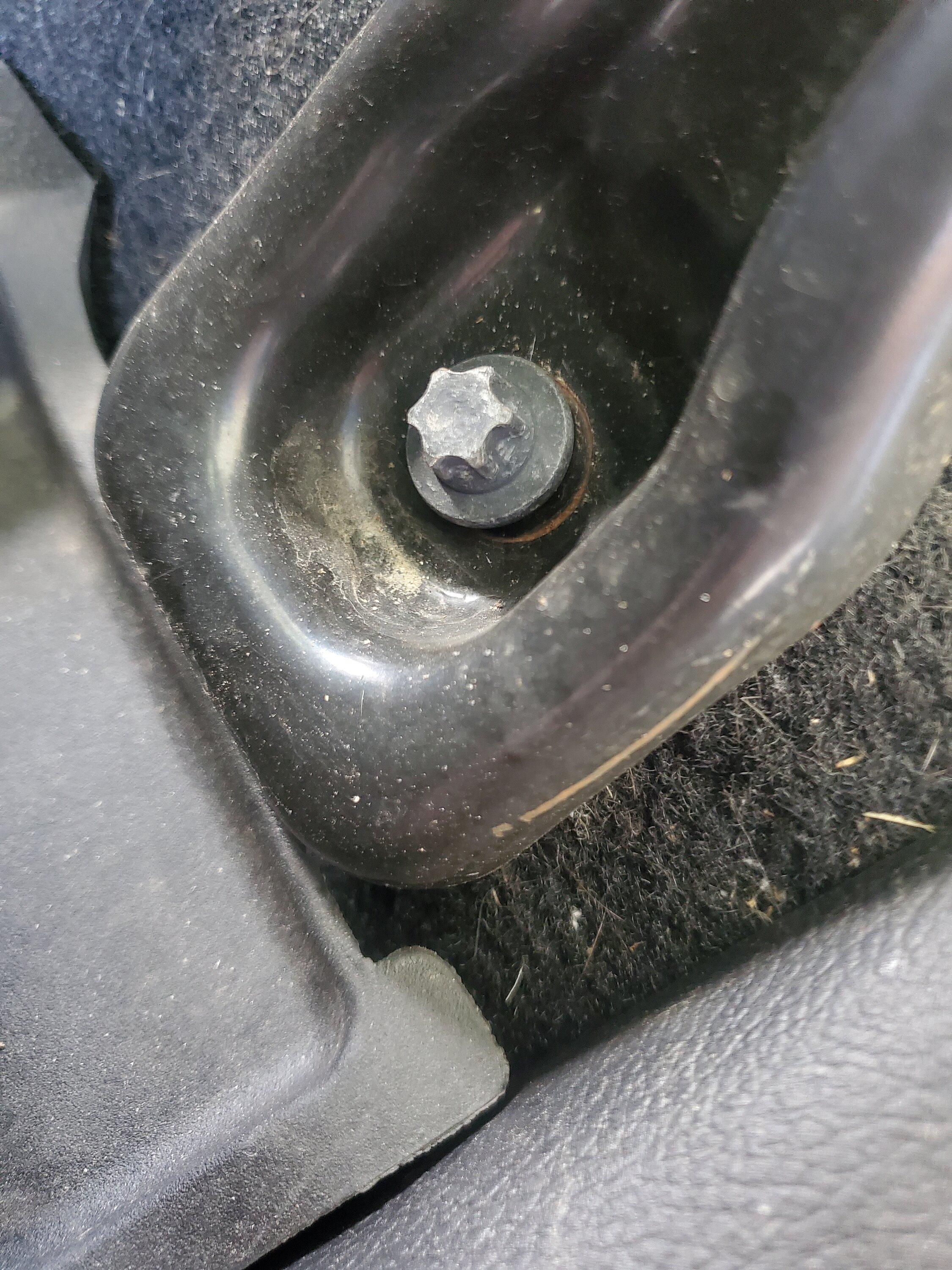 Jeep Gladiator Seat Comfort: Is it the angle or the firmness..... 20220829_174003