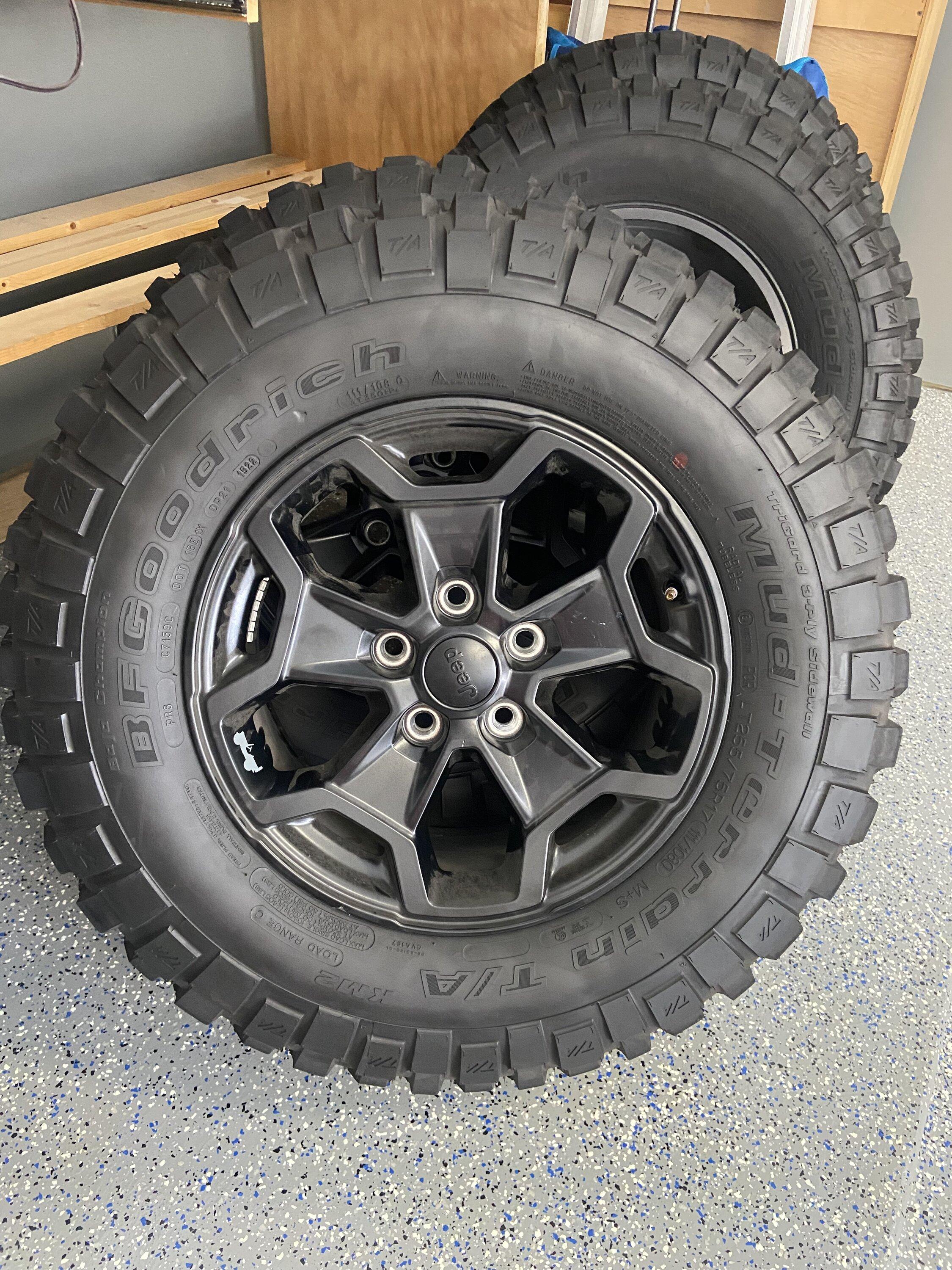 Jeep Gladiator 255/75/17 BFG & stock Rims B36D9D68-87E1-457E-81EC-28DBAC9E42DF